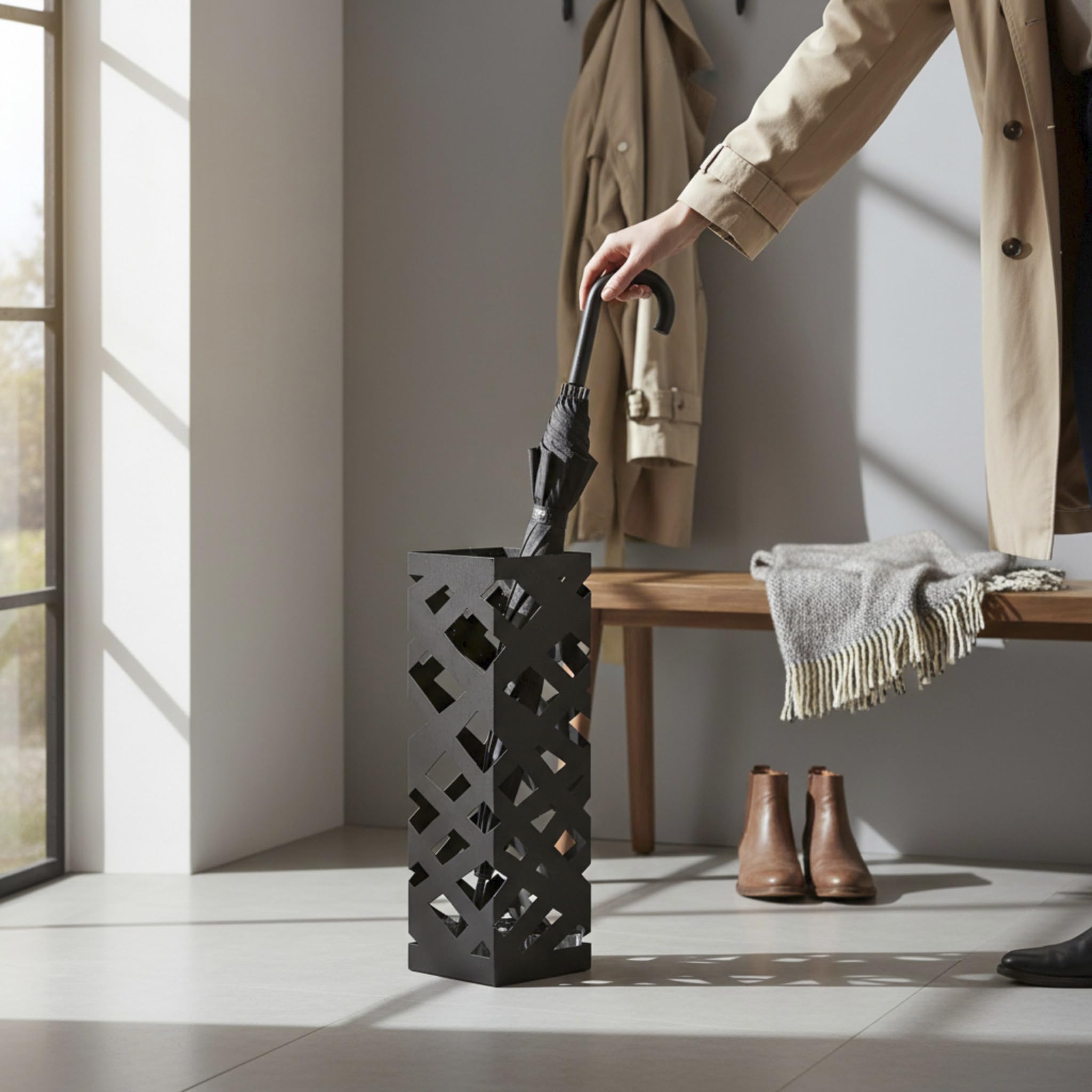 HAKU Portaombrelli nero, metallo - Dim. L 16 cm x A 48 cm x P 16 cm, Stile Moderno