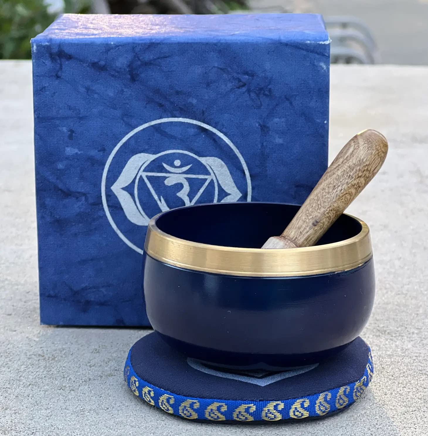 Chakra Singing Bowls with Wooden Striker & Cushion Gift Box Set, Third Eye Chakra, 8cm - Image 4