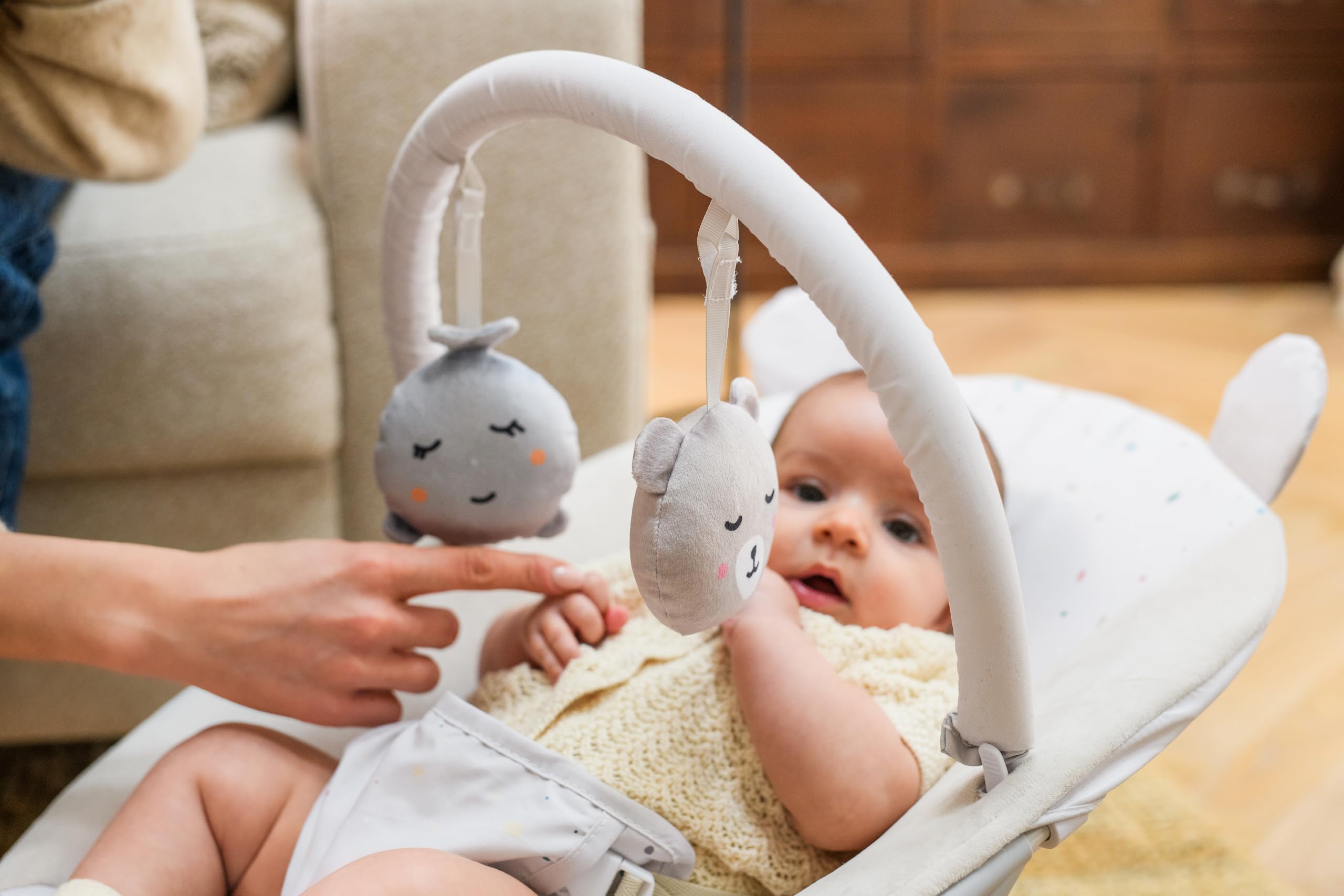 MoMi GLOSSY sdraietta per bambini fino a 9 kg, cintura 3 punti, struttura in metallo con piedini antiscivolo, 1,7 kg, 58×49×53 cm, modulo sensoriale per lo sviluppo del bambino