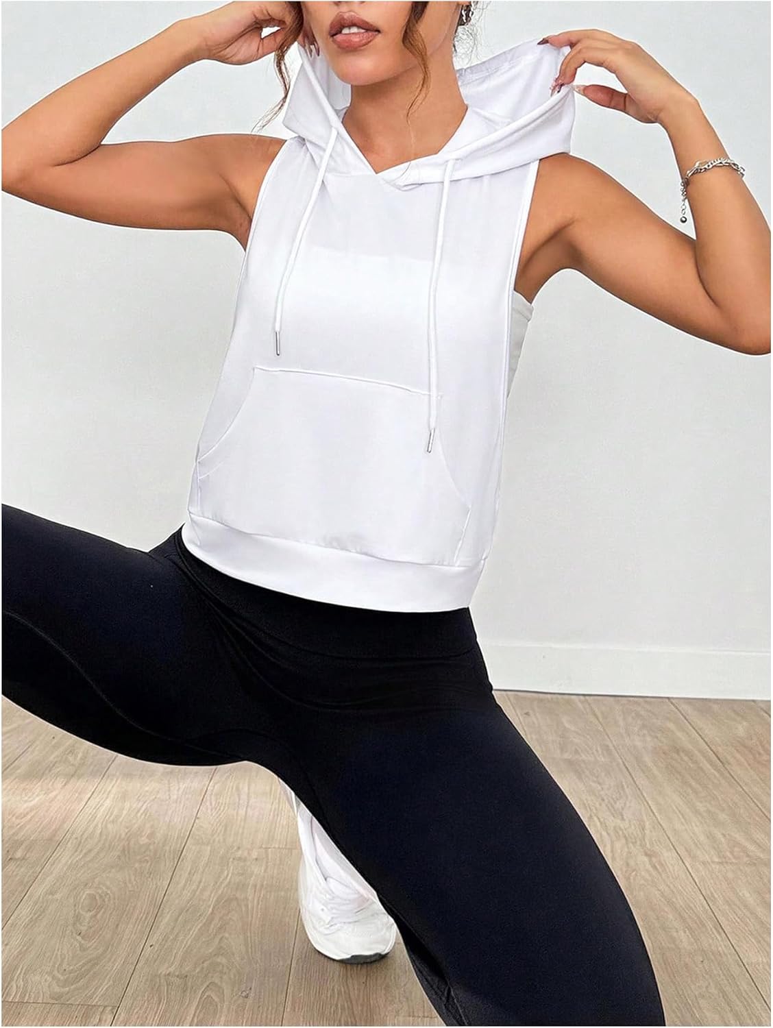 SweatyRocks Women's Sleeveless Low Cut Racerback Hoodies Workout Tops Cropped Hooded Tanks with Pocket - Image 6