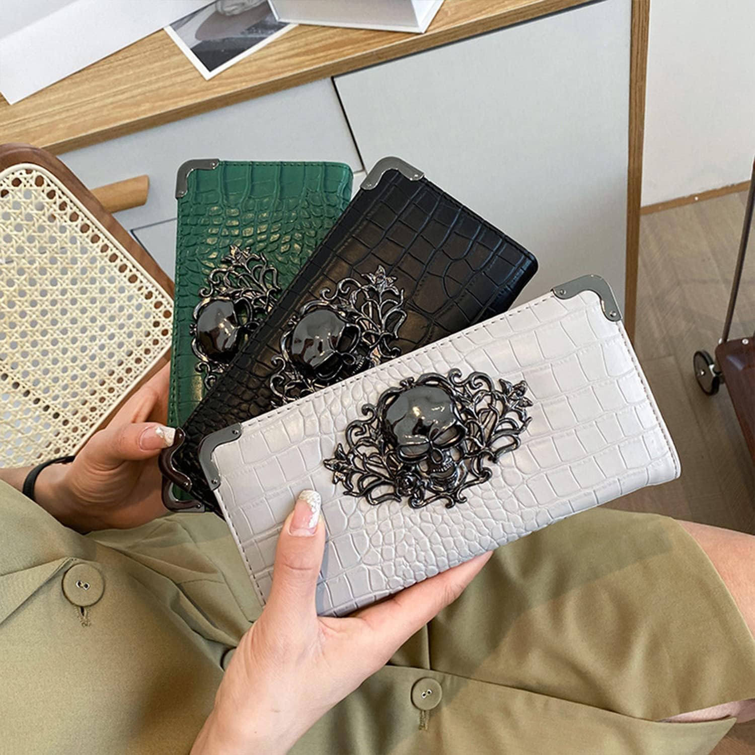 Skull Long Ladies Wallet, Zipper Around Wallet Large Capacity Wallets for Women Credit Card Wallet (Black) - Image 8