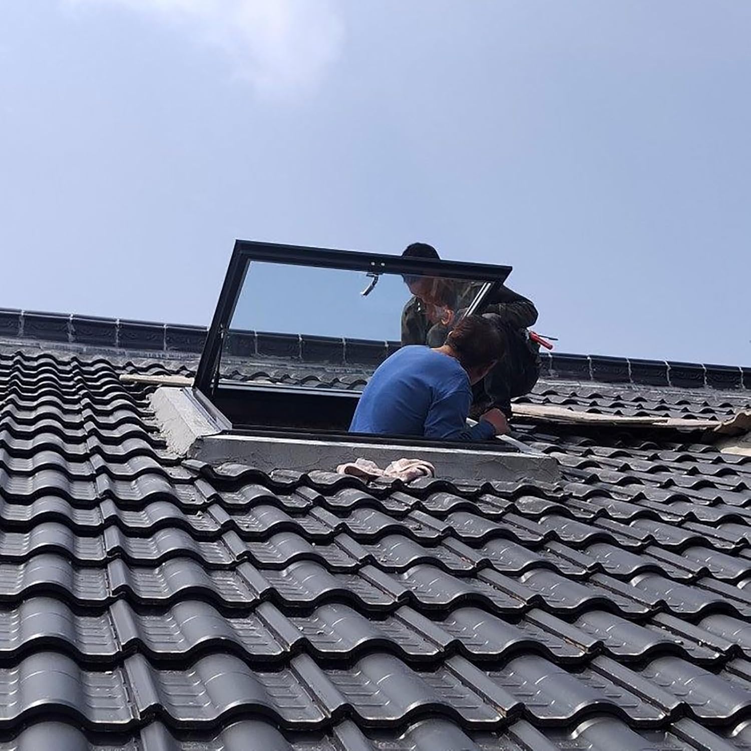 Indoor Attic Skylight Windows 19.7"x39.4" Venting Egress Roof Windows Aluminum Frame And Tempered Glass Sunroom Window Basement Window Well Covers 80° Opening Easy To Install