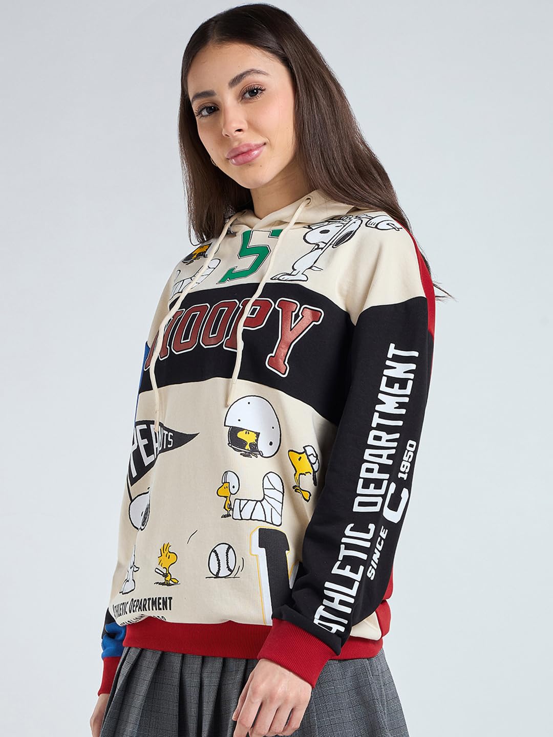 Bewakoof Felpa con cappuccio ufficiale Peanuts Merchandise Snoopy da donna con stampa grafica oversize a maniche lunghe in misto cotone