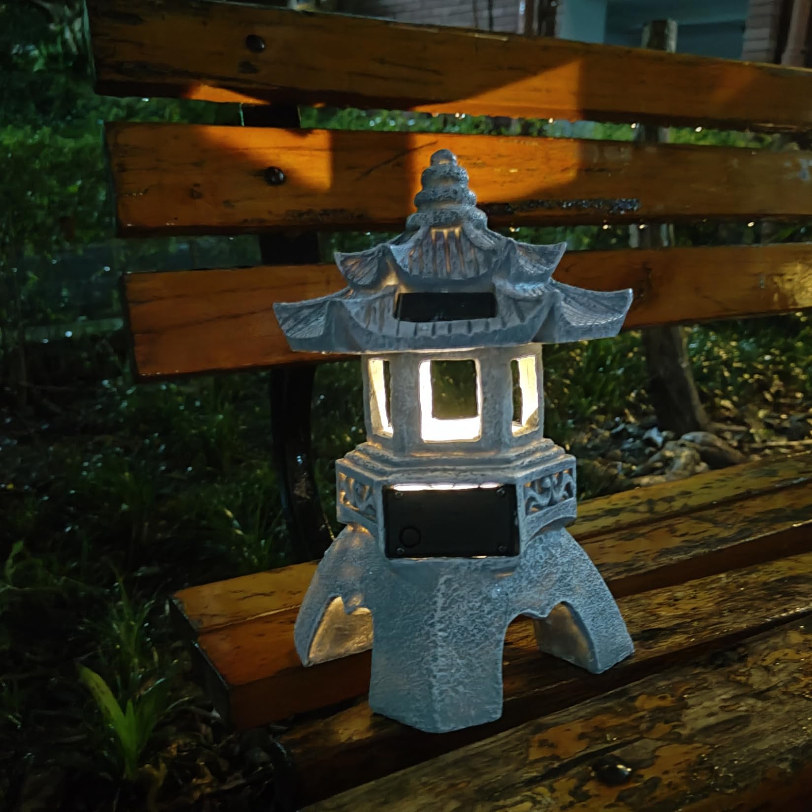 Décoration de Jardin, Statue de Jardin Pagode, Style Japonais, Résine Résistante aux UV, Lanterne Solaire, Gris