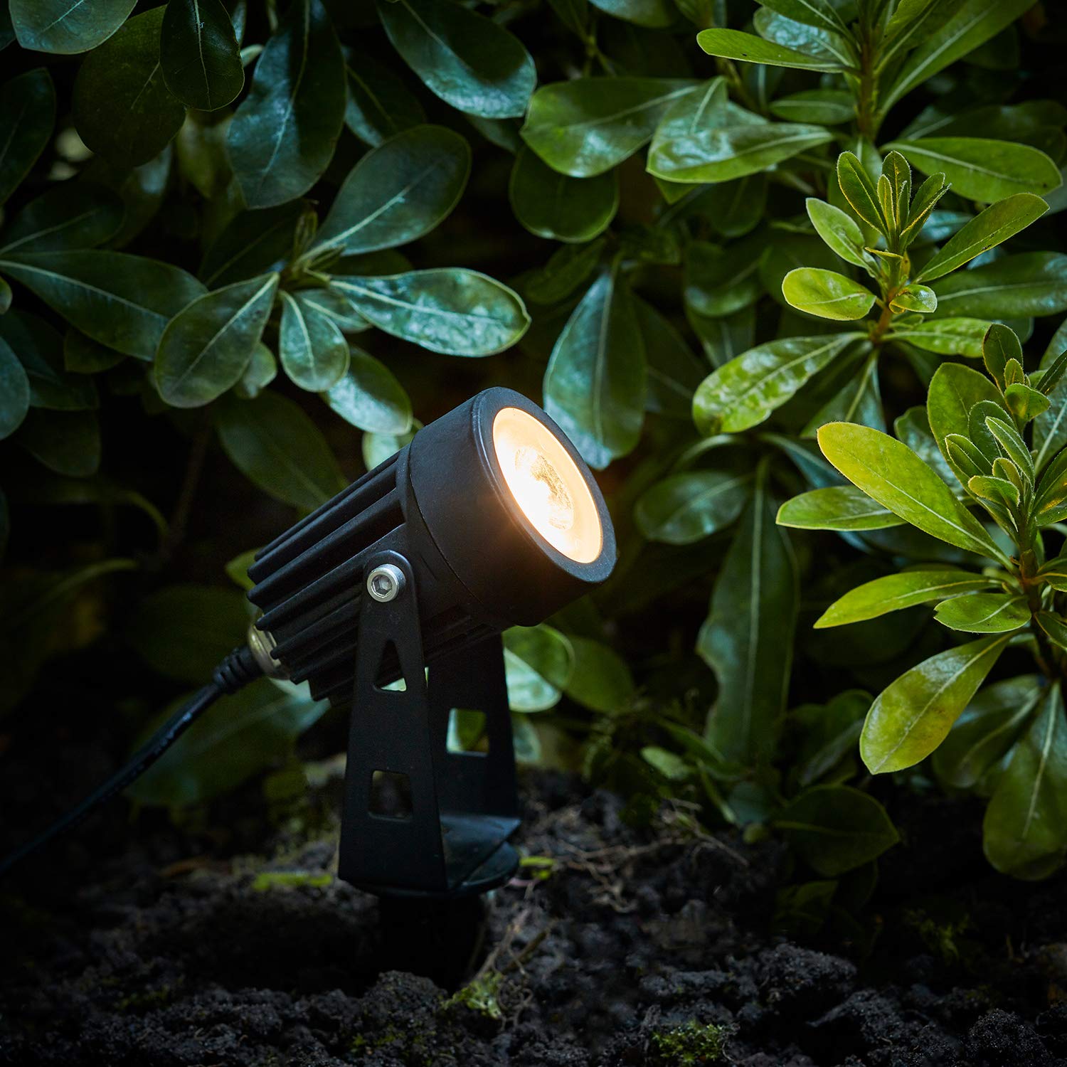 Lights4fun 4er Set Solar Strahler mit Fernbedienung dimmbar und Timer Funktion Solar Gartenleuchten für Außen