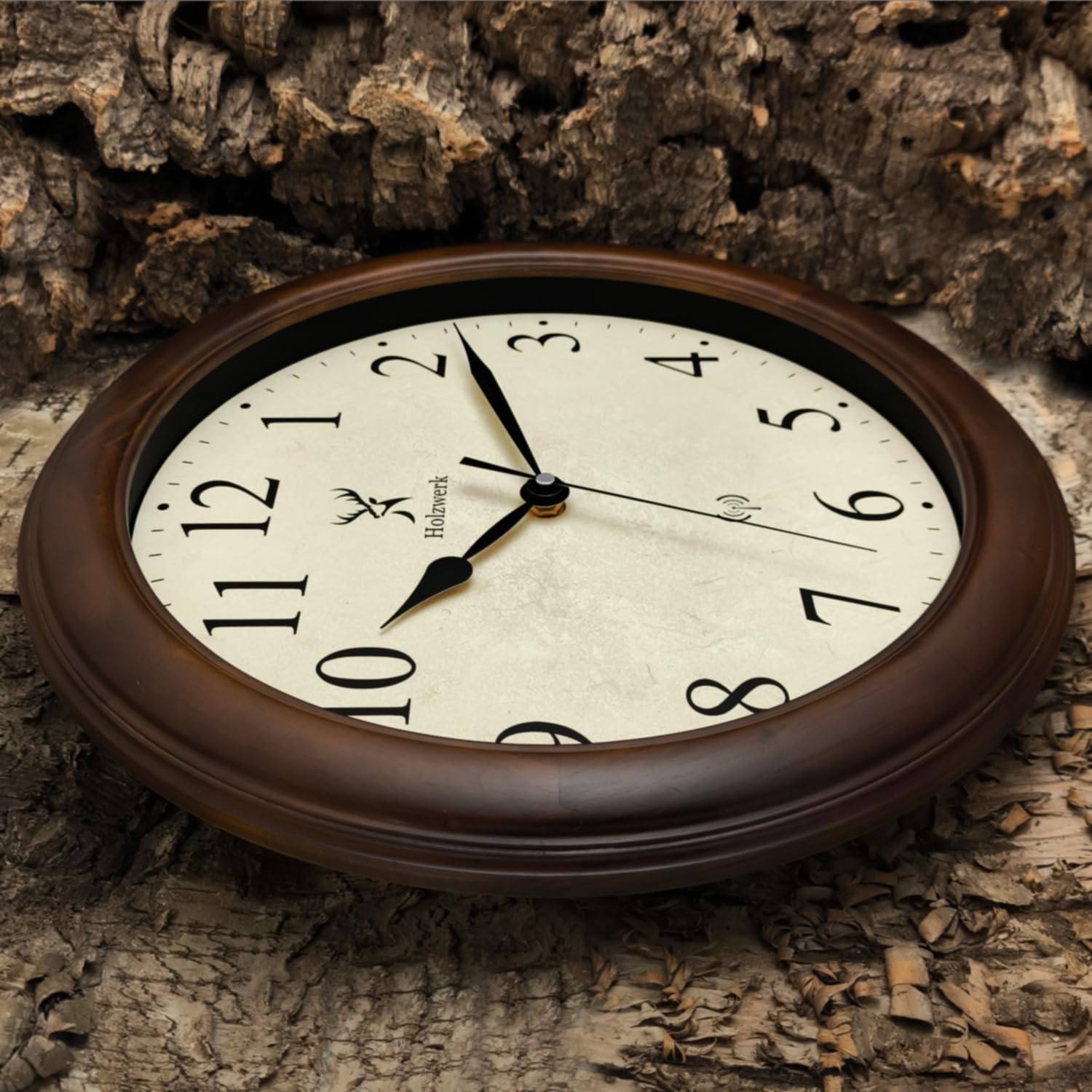 Holzwerk RADEBURG (Funk) Natur Vintage Retro Holz Funk Wanduhr Holz-Uhr Funkwanduhr Funkuhr nahezu lautloses Uhrwerk Massivholz 14 Zoll 35cm Braun Beige große Ziffern (HWN.Braun.)