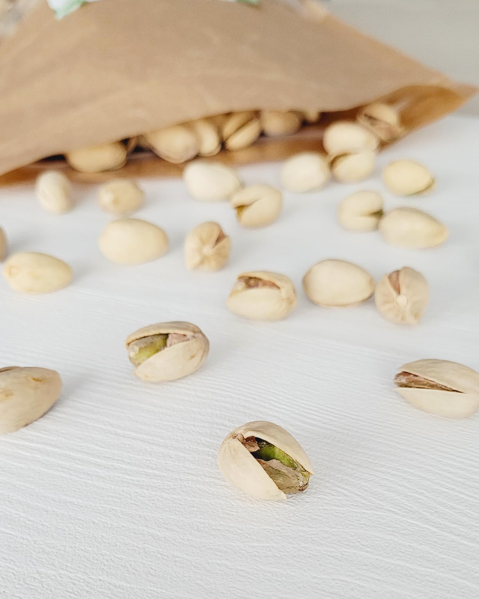 Pistazien 2,5kg geröstet gesalzen + Schale Pistazienkerne von Green Essence | Pistazien Kerne, knusprig salzig Snack, aromatische Nüsse zum Backen Kochen, Premium Qualität Pistachio mit Schalen, 5x 500g