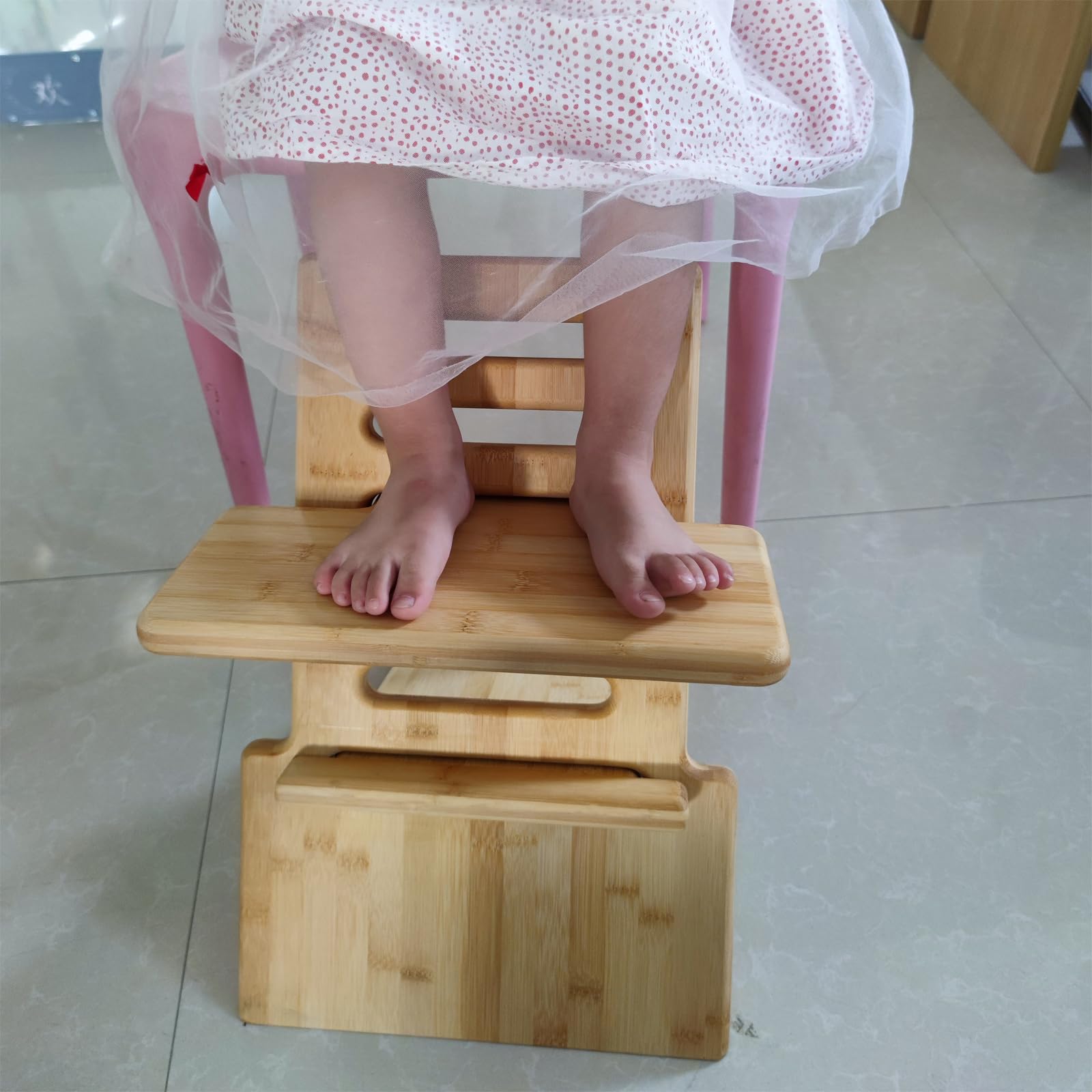 Podnóżek Bambusowy Regulowany dla Dzieci, Ergonomiczny Podnóżek Pod Biurko Zapewniający Wsparcie Stóp dla Dzieci Wiek 3-9 Lat, Kolor Drewna