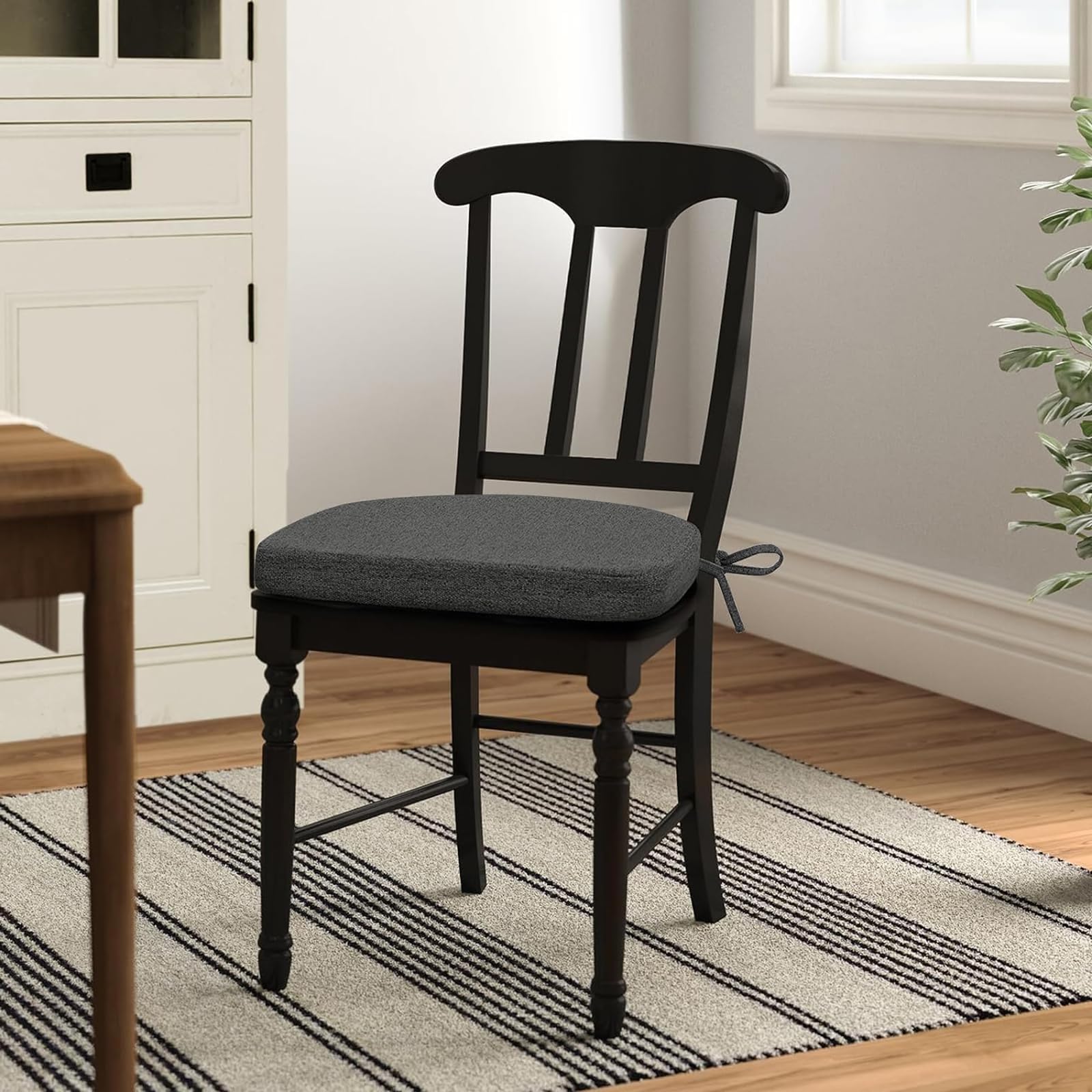 Set di 2 cuscini per sedia da esterni, 42 x 43 cm, per sedia e sedia da giardino, cuscino per sedia da esterno, imbottitura per mobili da giardino, resistente alle intemperie, con nastri (grigio scuro
