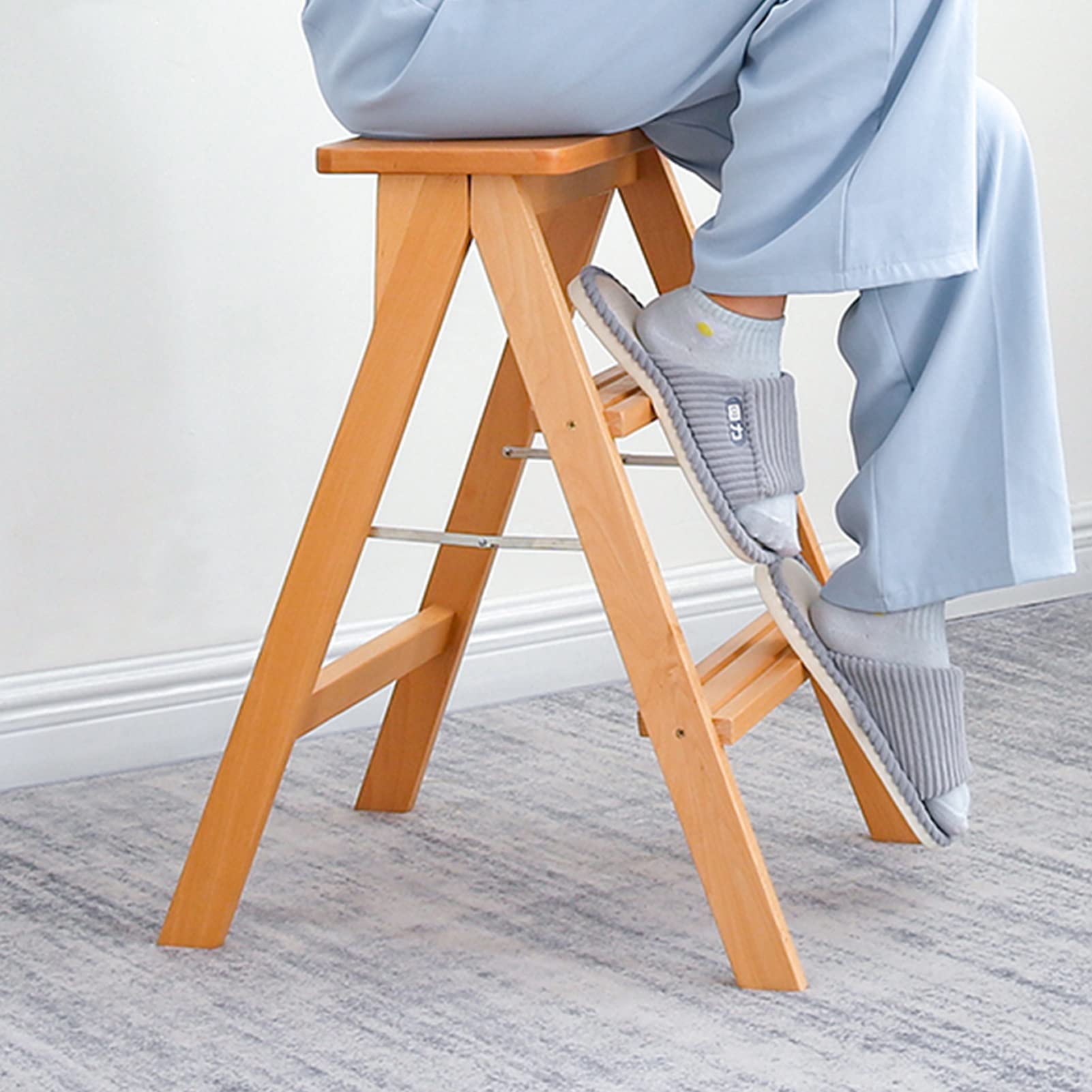 Chaise d'escalier portable et pliable pour accéder aux étagères de cuisine