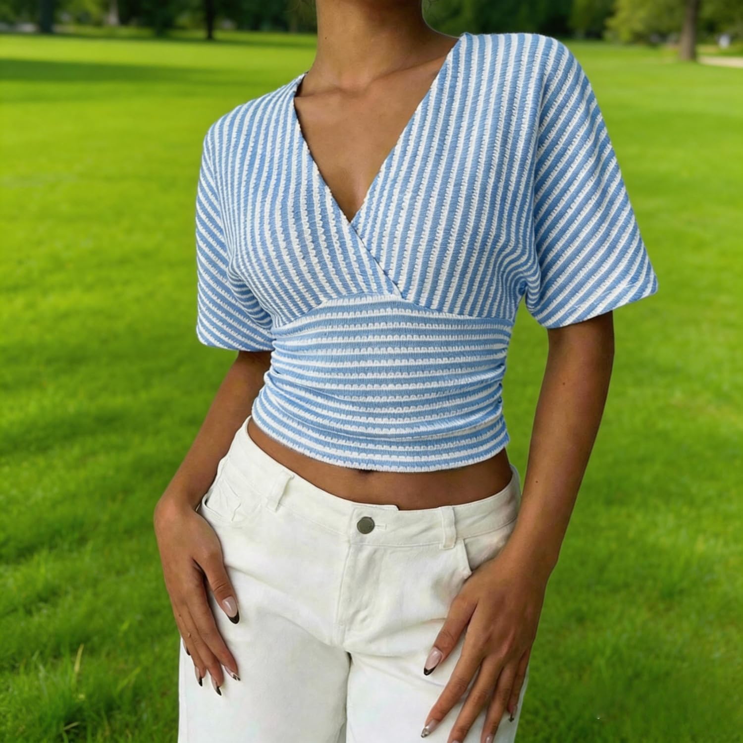 Camiseta Casual de Mujer a Rayas, con Cuello en V Cruzado, Manga murciélago Corta y Pliegues; Top de Verano Ideal para Vacaciones