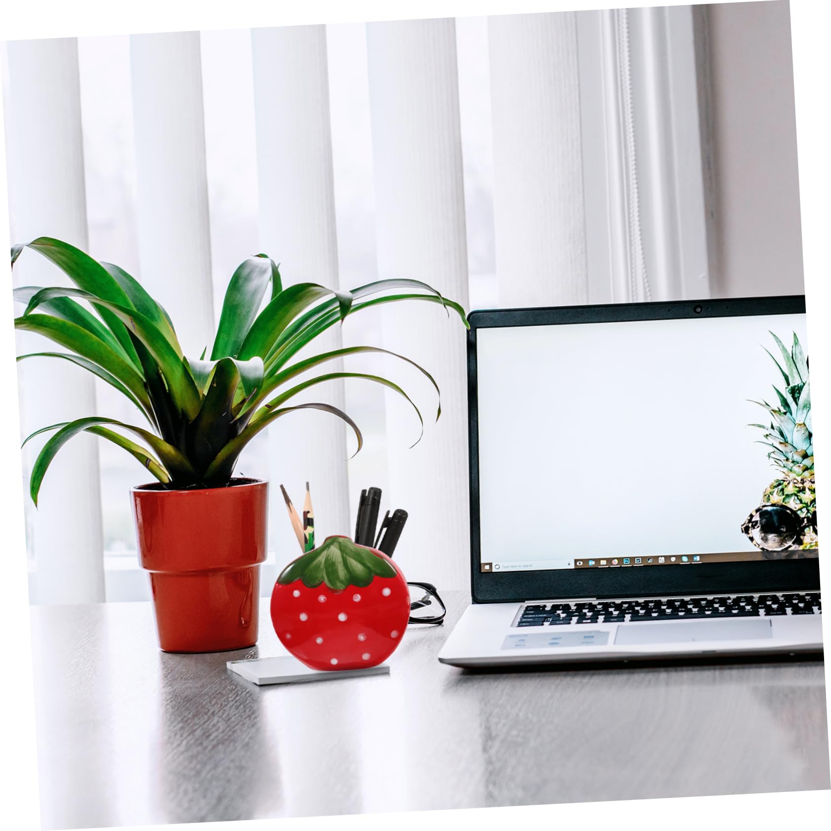 Uonlytech 3 Pezzi portapenne alla fragola Porta a matita da scrivania porta penna in stile semplice Porta di penna alla moda portapenne da ufficio per scrivania ceramica rosso