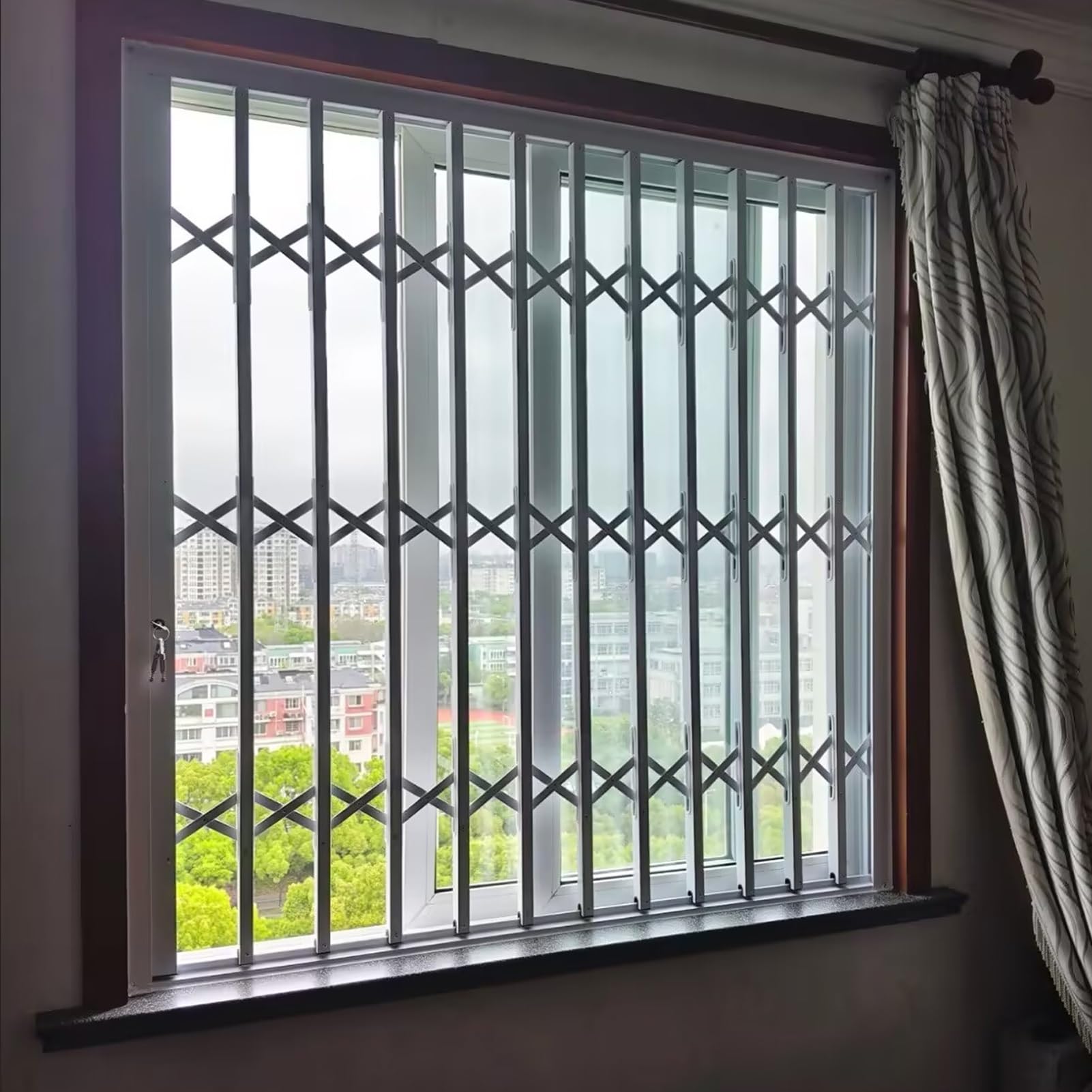 Barras de seguridad ajustables para ventana, parrilla de acordeón plegable para seguridad en el hogar, protección antirrobo extensible para 81 x 71 cm (ancho x alto)