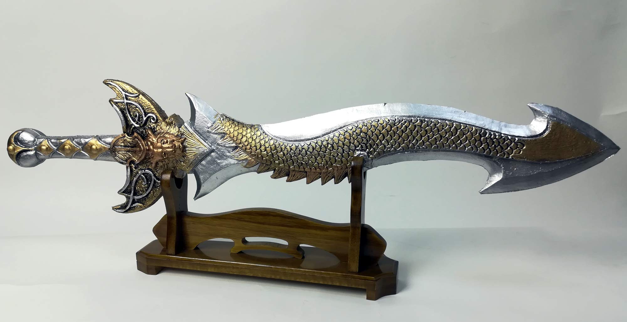 Amazon.co.jp: 刀 剣 西洋刀剣 樹脂製 全長71cm 勇者 悪役 ドラゴン 龍