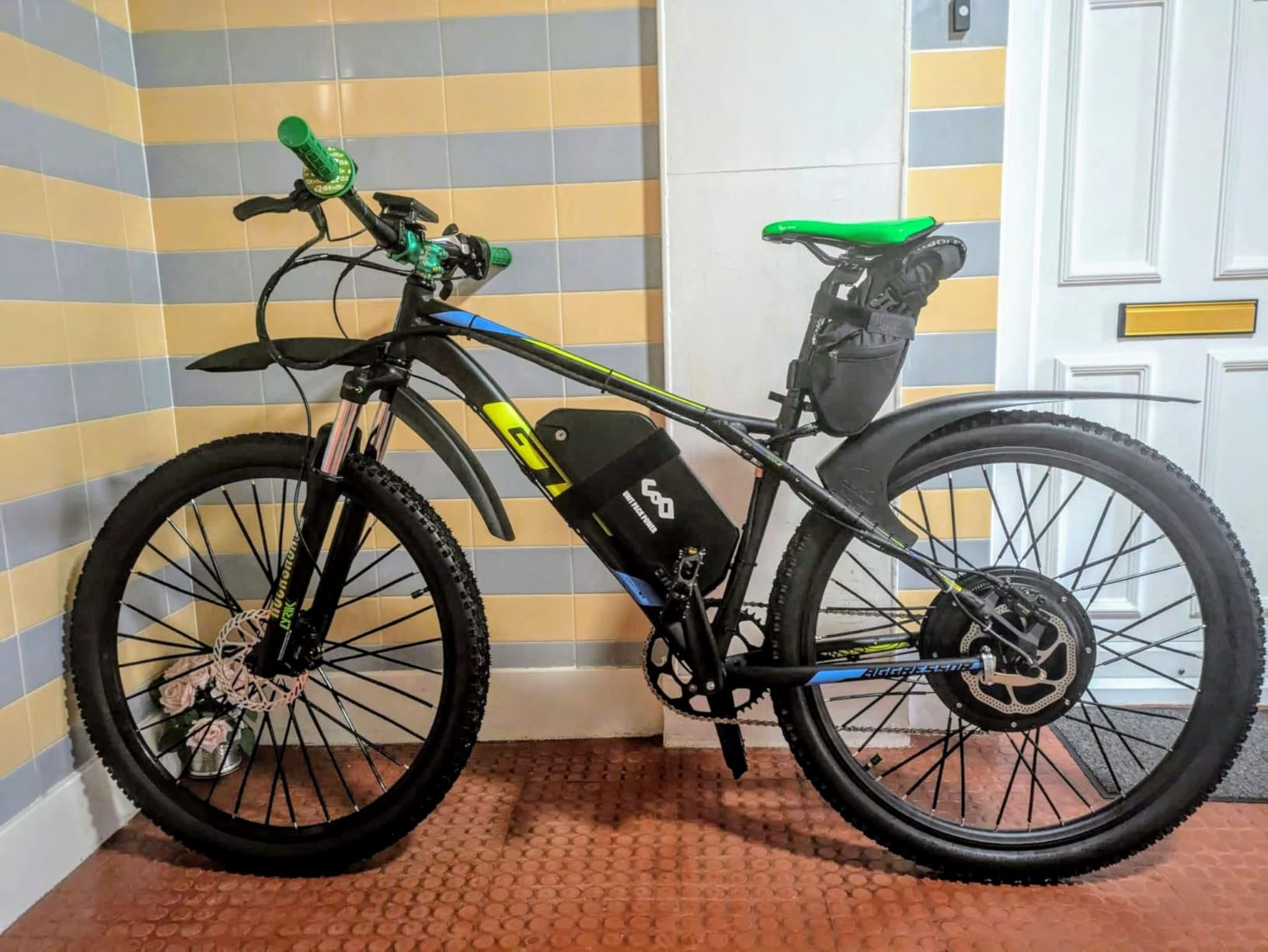 electric bicycles sale Qlife® Ebike Combo Racer 20x4.0 Fat Tire+Racer Plus 26x4.0'' Fat Tire Choose from manual pedaling NWT - Kate Spade Bag Capacity:40L Fast