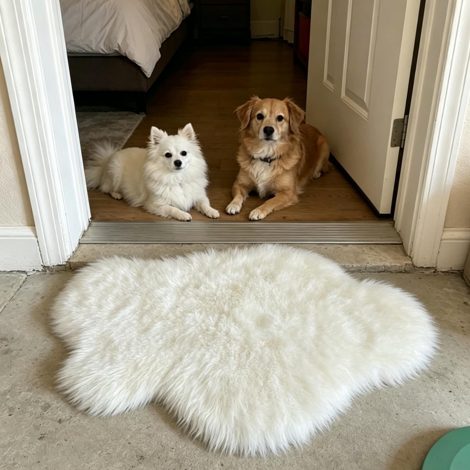 zhxinashu Tappeto Peloso a Forma di Nuvola per Camera da Letto 60x120cm | Tappeto Morbida a Forma di Nuvola, Poliestere Bianco, Superficie Morbida in Plush Spessa 5-7 cm, Decorazione per Soggiorno