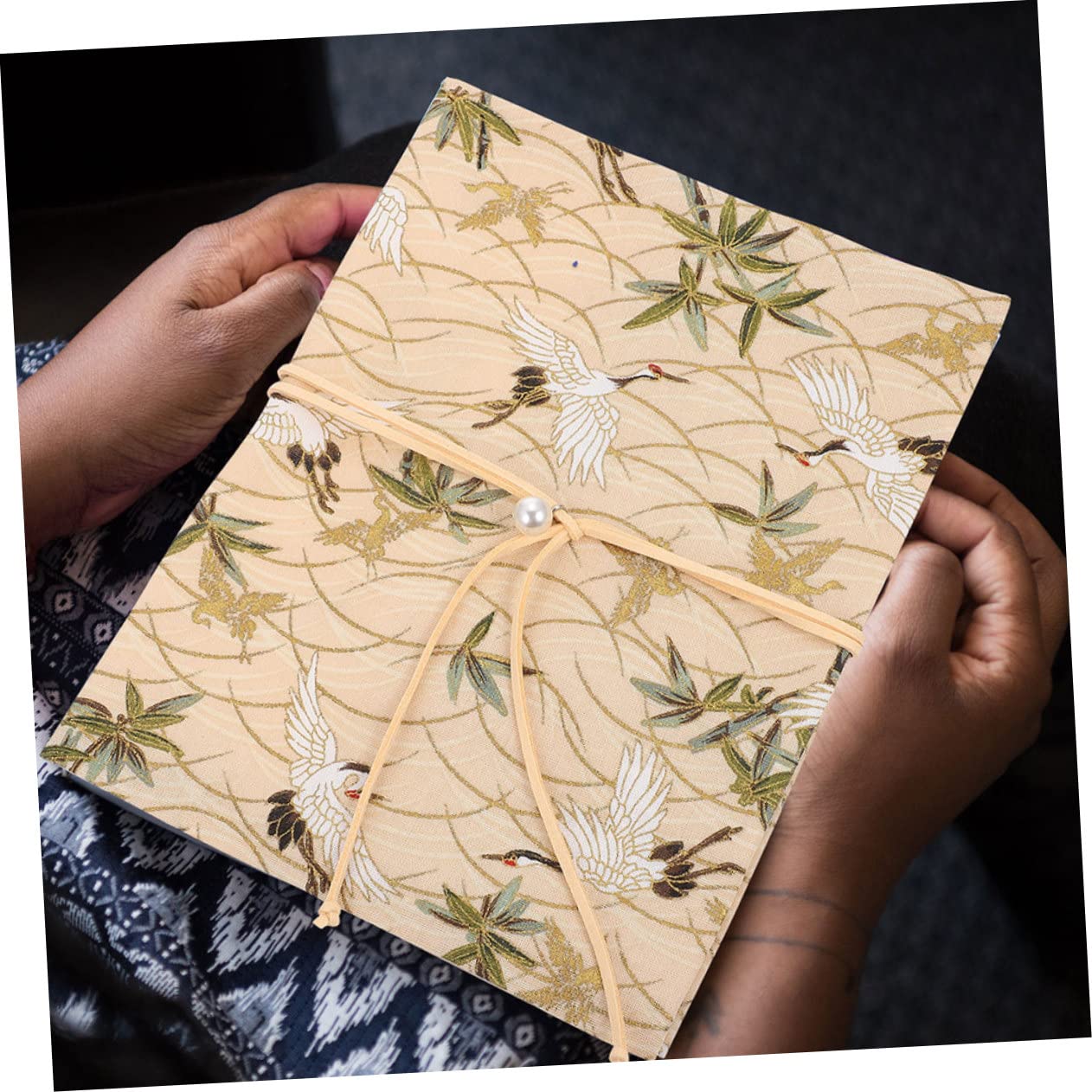 Lurrose 5 Pz Copertina Del Libro in Tessuto Di Gru Piccoli Morsetti Per Scialle Maniche a Libro in Tessuto Arredamento Creativo Del Libro Delicato Arredamento Del Libro Beige Stoffa