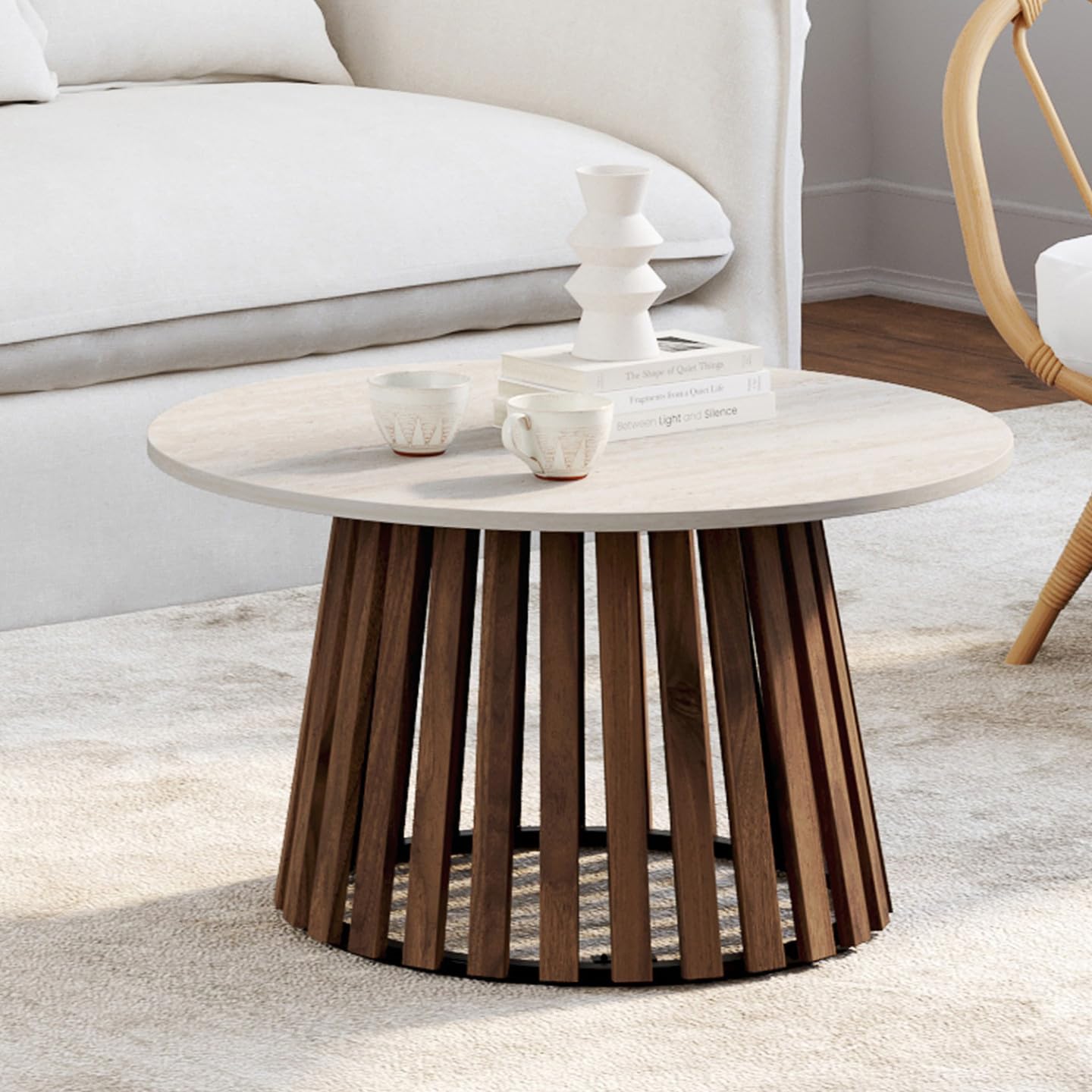 IDMarket - Mesa de centro, redonda, Carmen, 70 cm, base de madera de listones, efecto nogal y tapa de travertino