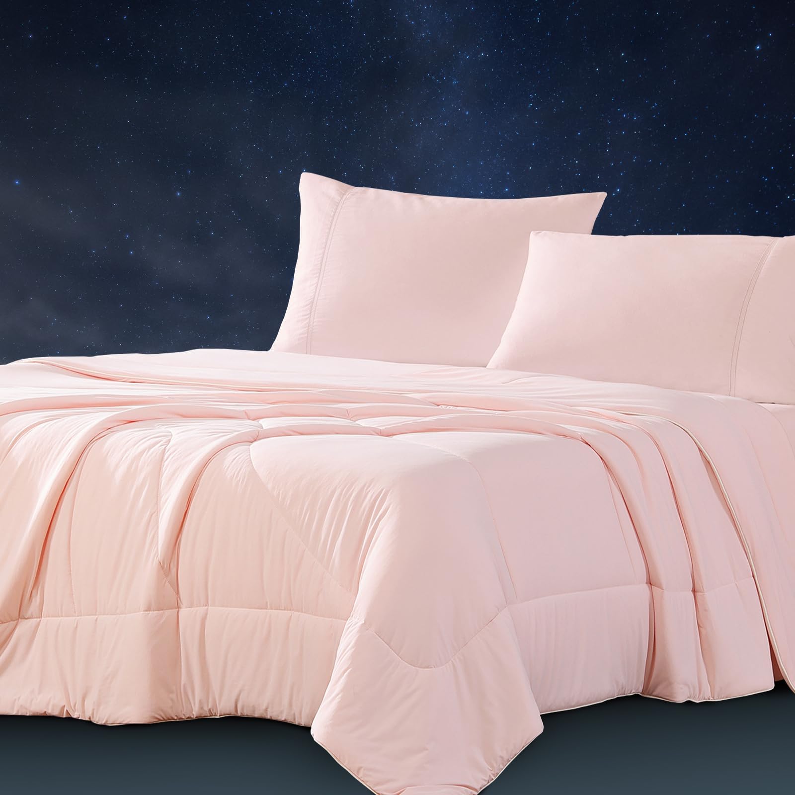 Dream Valley® Temperature Regulating Comforter