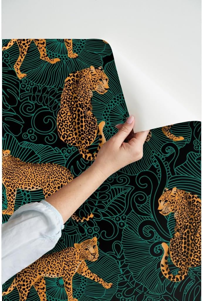 松上鷹図 紙本淡彩水墨画 落款印譜在（生峰）紙表装 軸