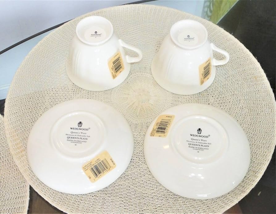 未使用品　ウェッジウッド クィーンズウェア　花リム　クイーンズプレーン　黒壺 未使用品 ウェッジウッド クィーンズウェア 花リム クイーンズ