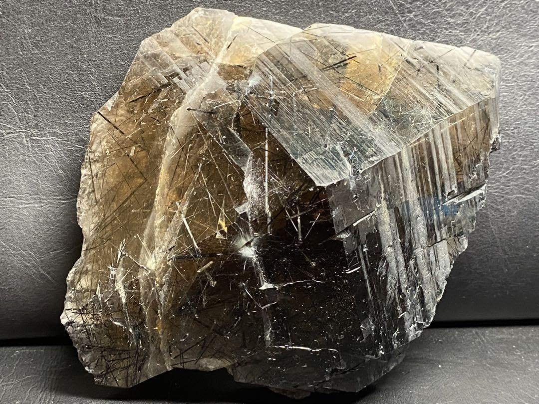 ザギマウンテンクォーツザギ水晶ザキ鉱山エジリン873gラビカイト入り