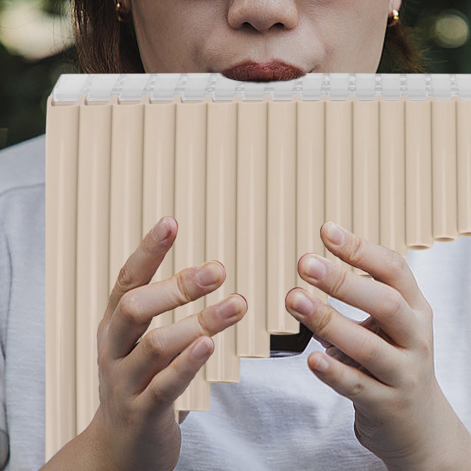 Flûte de Pan en Plastique avec Sac de Transport en Carton, Flûtes de Pan Do Apprentissage Facile Flûte de Pan à 18 Tuyaux pour les Adultes Débutants Développant Leur Sens de Musique (Blanc)