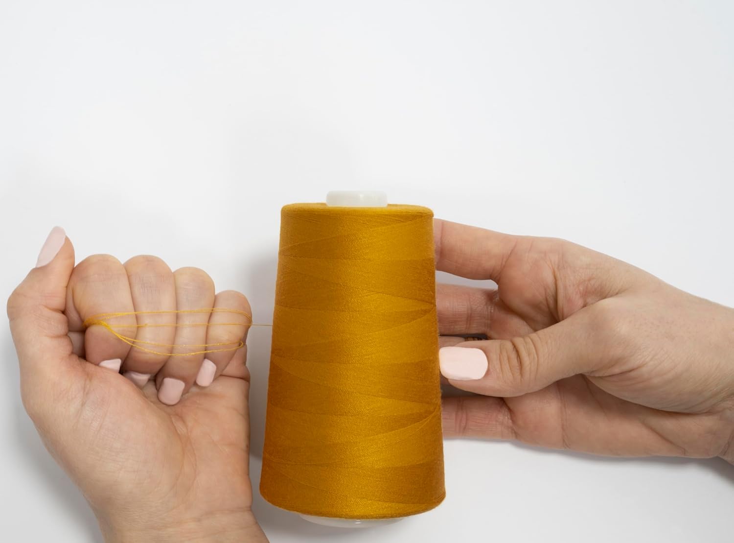 AERZETIX - C72801 - Spool of sewing thread 120 (40/2) 4000 m - polyester - amber yellow colour - sewing haberdashery twine cord sewing clothes leather goods