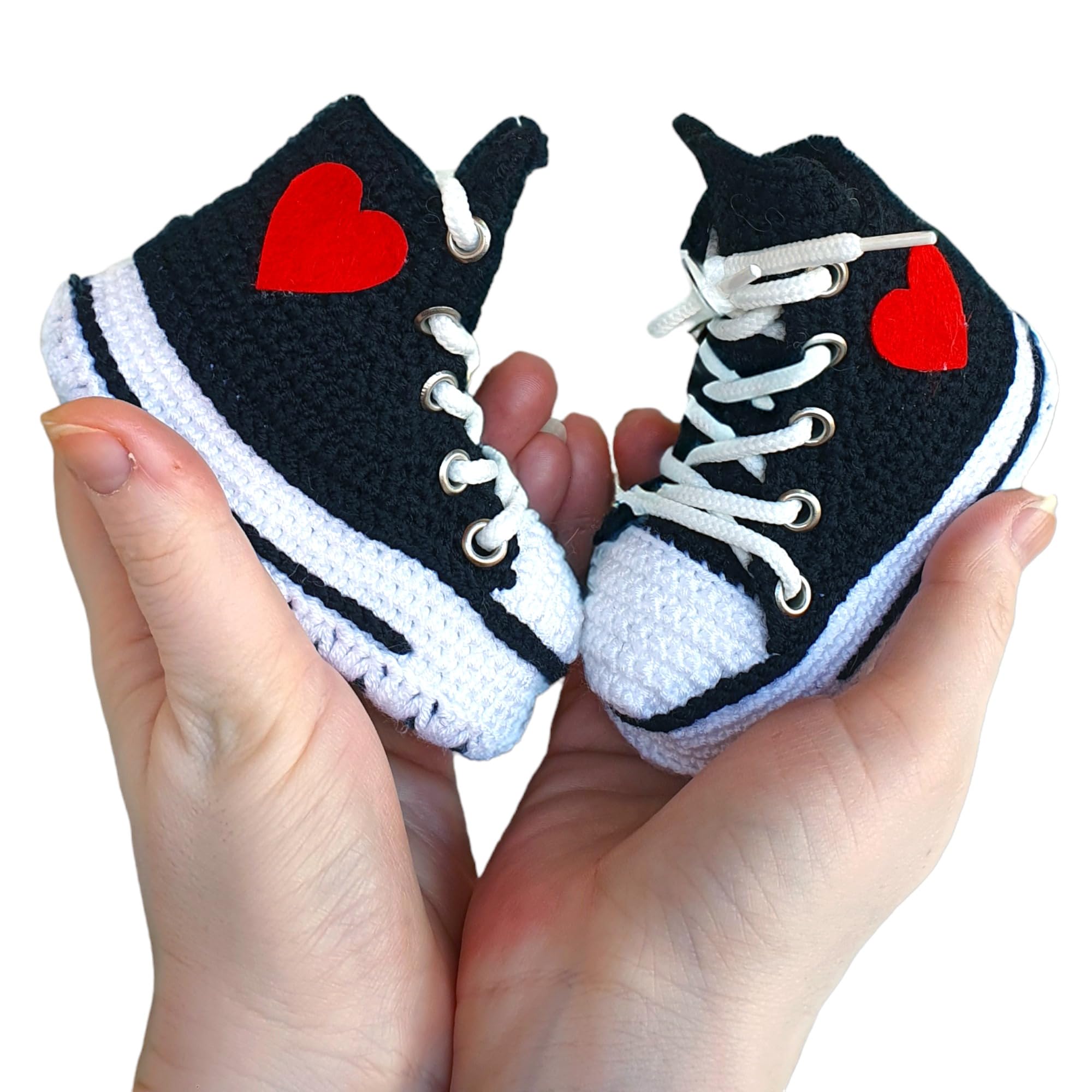 Handgemachte Häkel Baby Sneaker Booties Schwarz für Jungen und Mädchen, individuelle Strick-Socken-Schuhe, geschlechtsneutrales Geschenk für Babyparty, Geburtstag und Geburtsankündigung