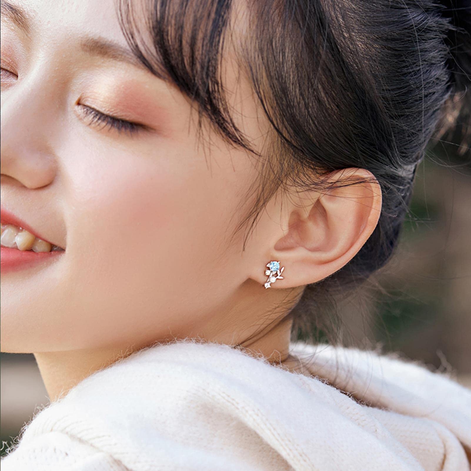 LOKILOKI Lucciola Orecchino Blu Clip 925 Argento più Nuovi Orecchini per Le Donne Senza Piercing Regalo di Lusso Speciale Originale delle Donne di Gioielleria Raffinata
