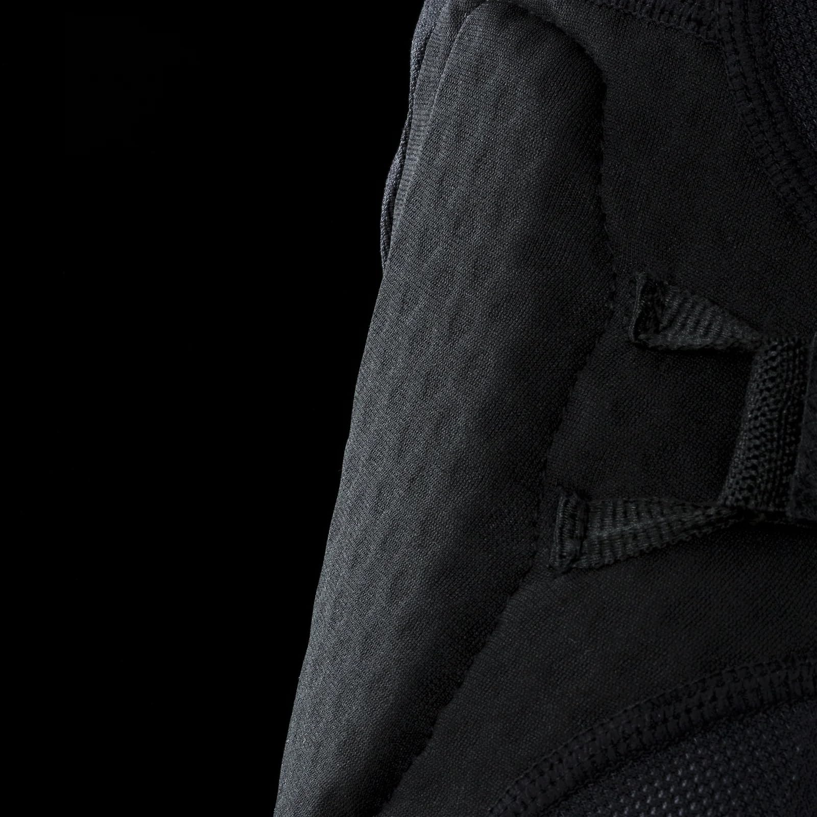 ION K-Pact Protection Rodilleras Negras