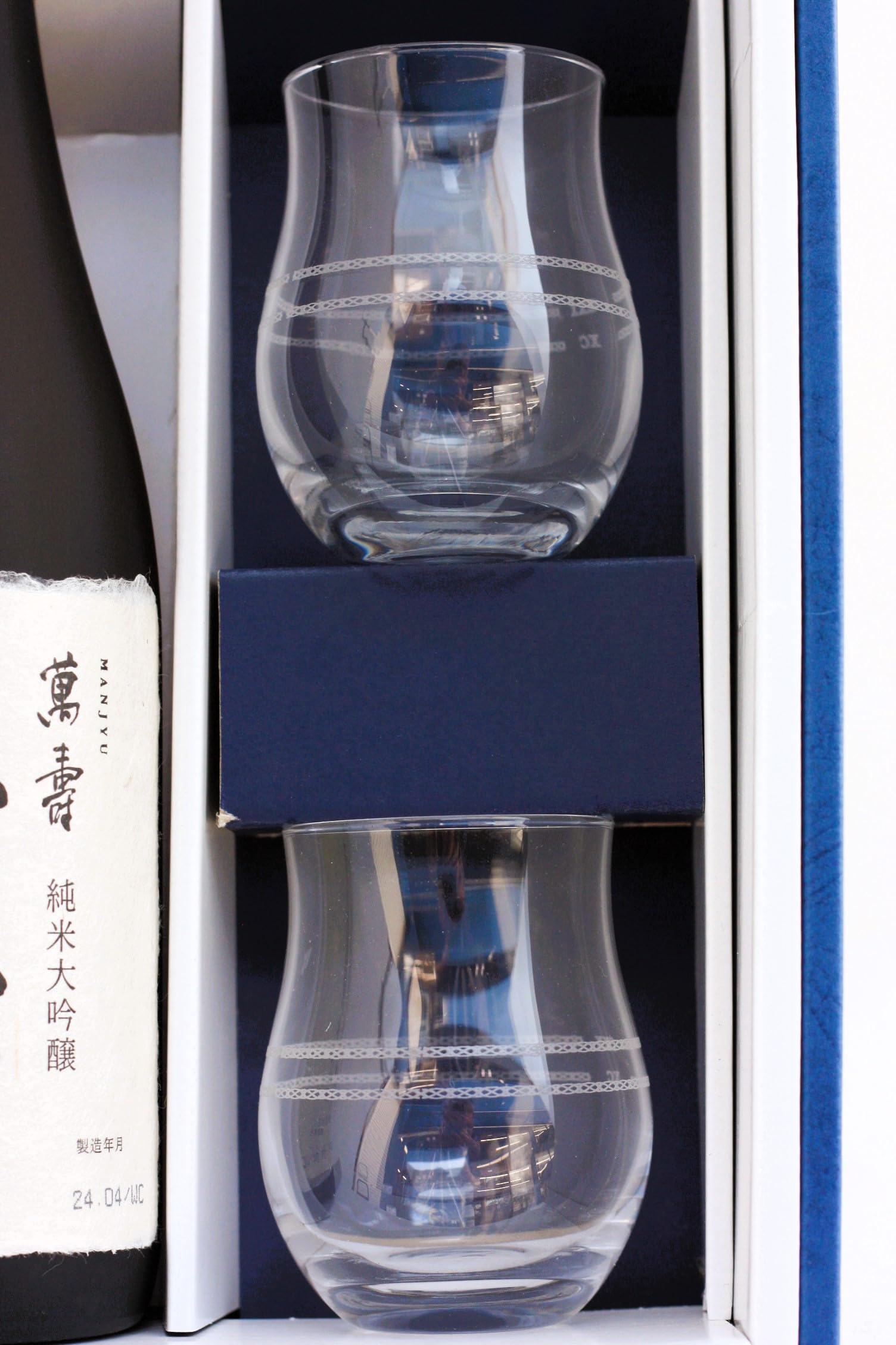 久保田 純米大吟醸 萬寿 1800ml 新品2本セット24年12月 81JIPxByyeL._UF350,350_QL50_.jpg