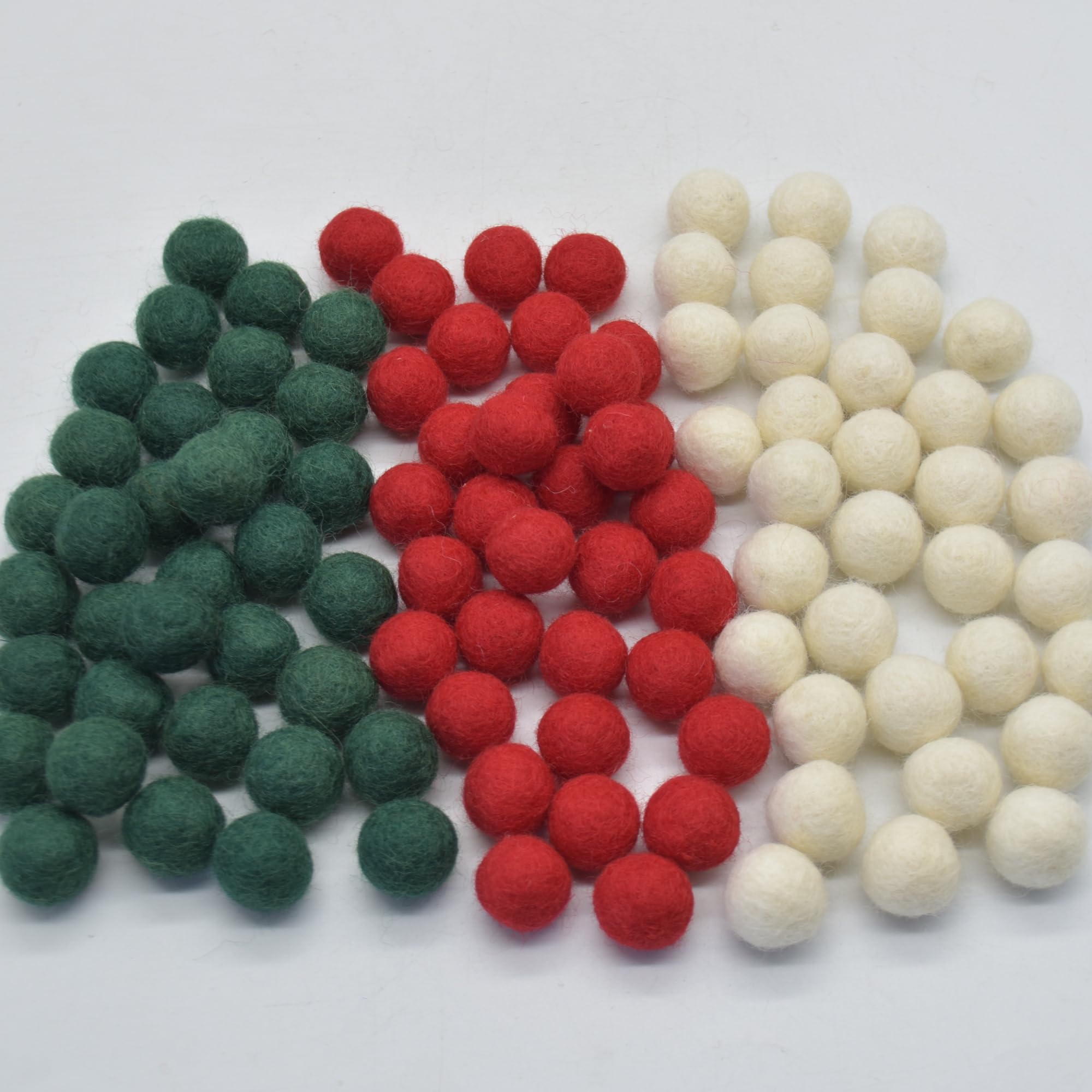Oriental Direct Christmas 03 100% Wool Felt Balls 1.5Cm - 100 Count