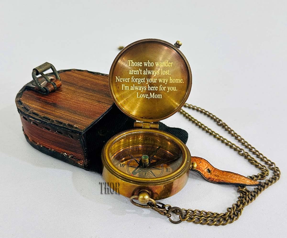 Bussola tascabile in ottone anticato, regalo nautico vintage con citazione famosa incisa, regalo per battesimo con custodia in pelle per i propri cari, figlio, amore, partner