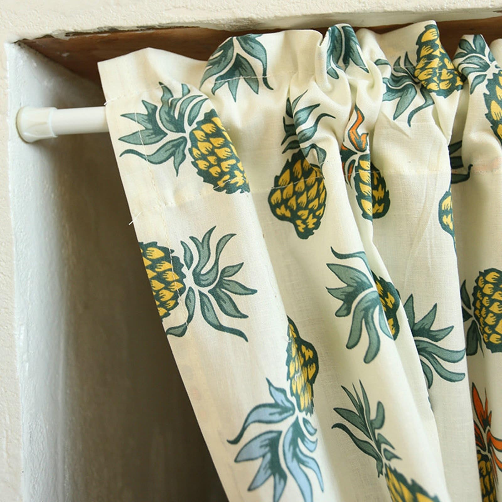 KnSam Rideau Occultant Court en Coton Tissé à Passant Imprimé Ananas à Volants Beige Jaune, Rideau Fenetre Porte Entrée Style Américain 130x150cm 1pcs