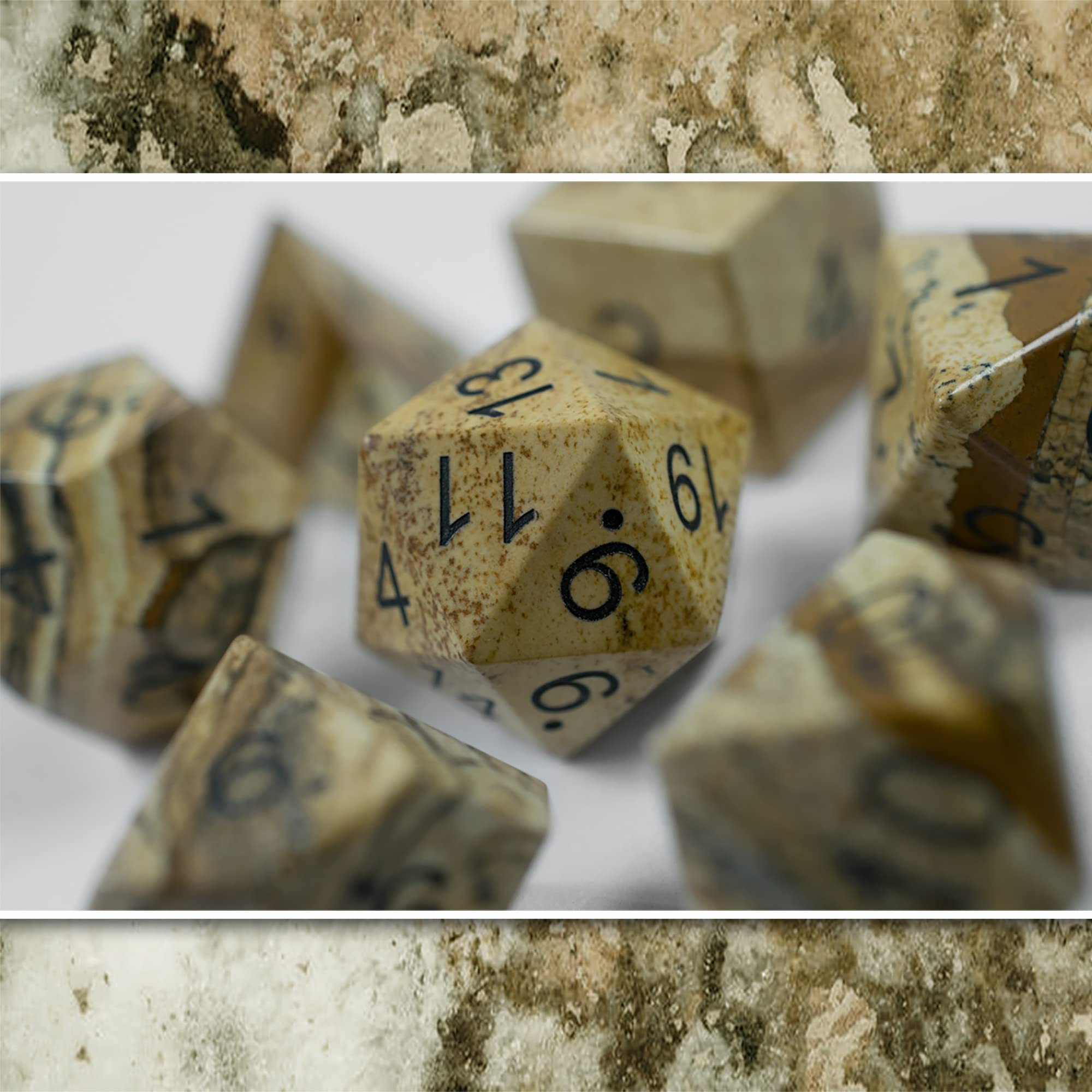 7 polyedrische Stein-Würfel - polierter Naturstein - für Tabletop und Rollenspiele inkl. Aufbewahrungsbox