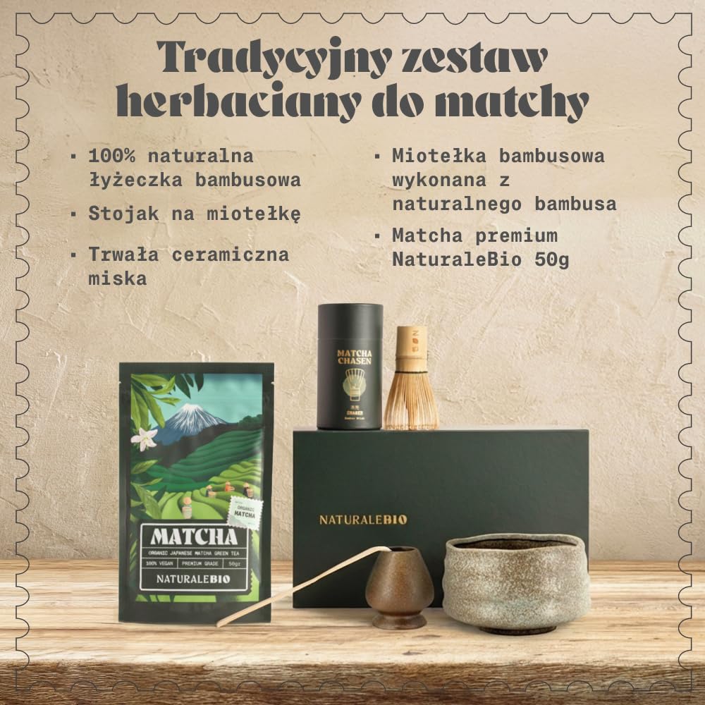 NaturaleBio Matcha Set Prezentowy 50 g Matcha Miotełka Miska | Zawiera 50 g premium matcha, bambusowy chasen, miskę, stojak i łyżeczkę. Gotowy zestaw prezentowy.