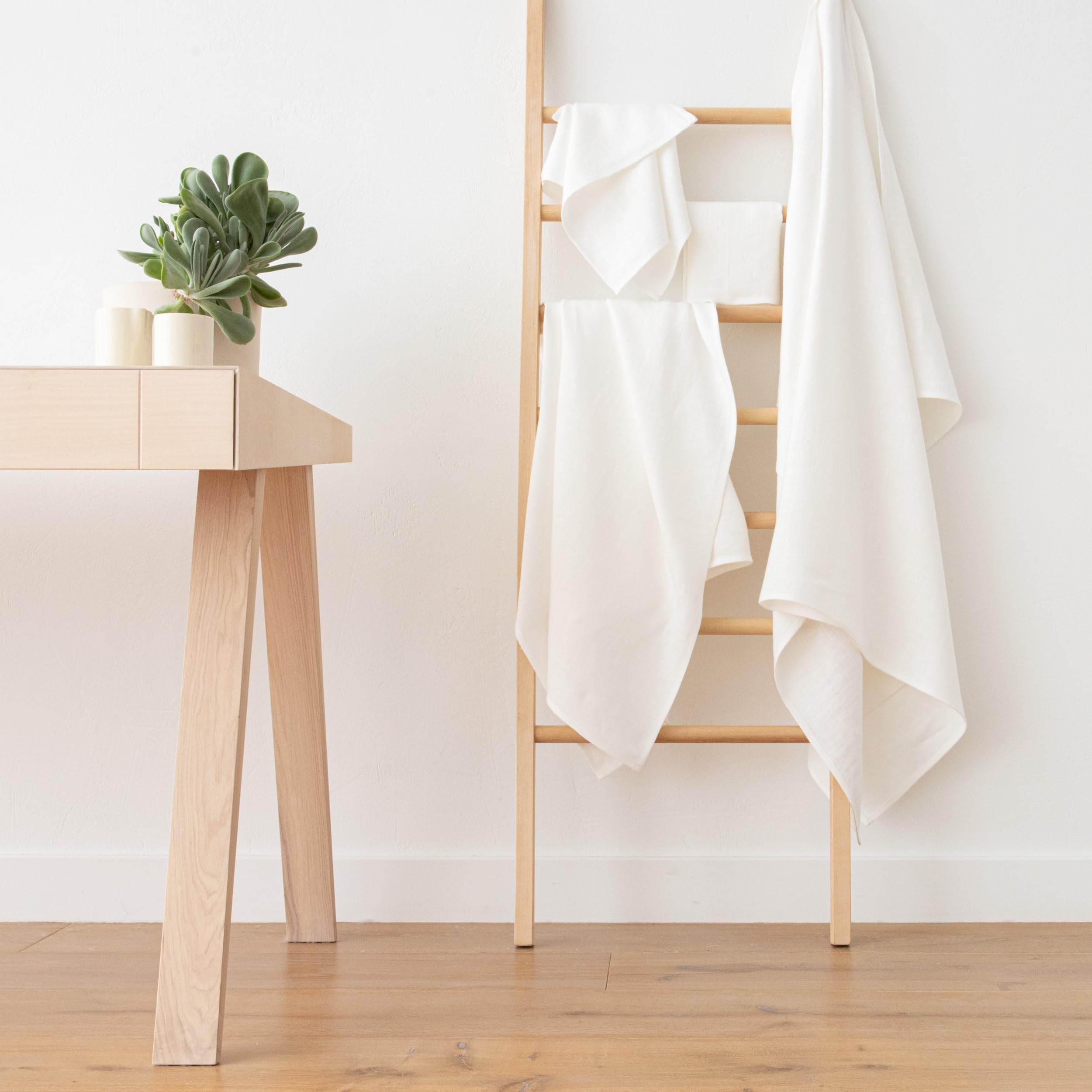 LinenMe Juego de Toalla de ba?o de Lino en Color Blanco Modelo Lara 2 Toallas Grandes y 2 Toallas de Mano, Hecho en Europa, Ropa de baño, Ropa de Cama Europea, Lavado a máquina, Super Absorbente