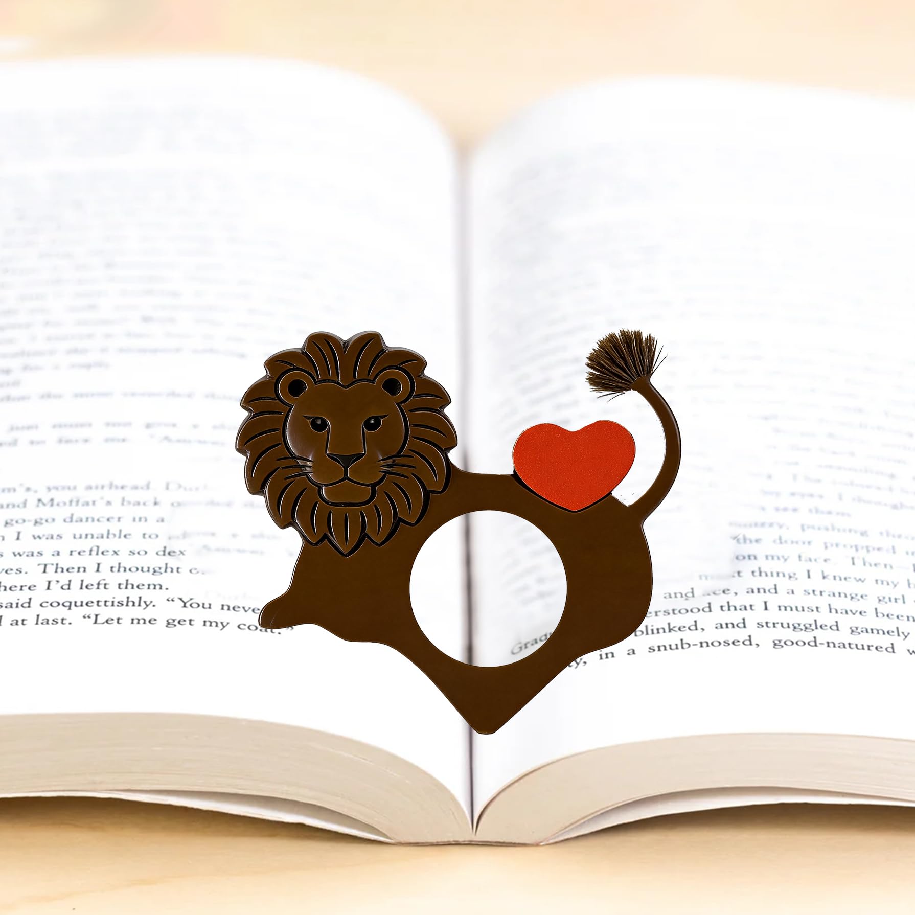 Lion Book Page Holder, Thumb Book Page Holder, Reading Accessory, Smooth Lightweight Acrylic Book Page Holders for Students, Teachers, Book Lovers, Literary & Bookworm Ideal Gift