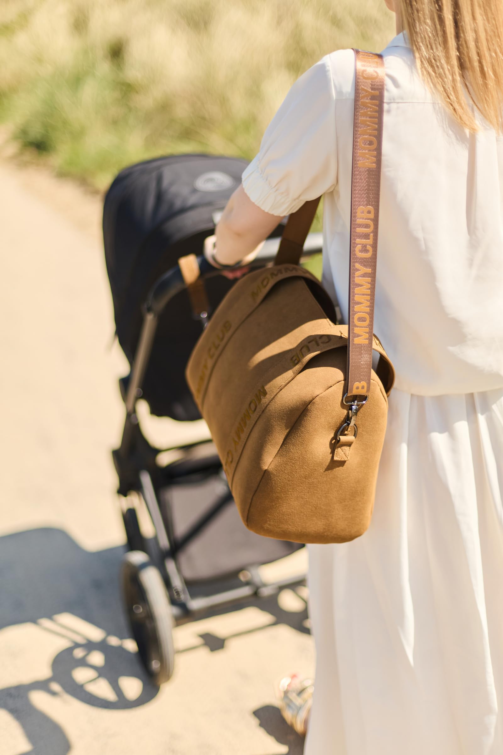 CHILDHOME, Borsa fasciatoio per neonati, Mommy Bag, Materassino fasciatoio incluso, Numerosi scomparti, Agganci per passeggino, Tracolla, Materiale scamosciato, 22 L, Mommy Club Signature, Nocciola