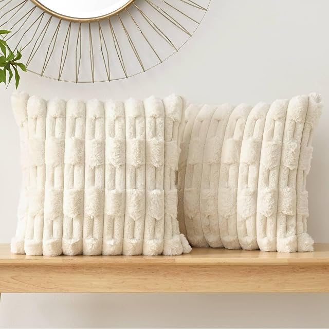 Volcanics Couvertures d'oreiller en fausse fourrure 18x18 Ensemble de 2, Luxury Soft Plush Coussin décoratif cas avec velours dos pour canapé, canapé, lit, salon, beige