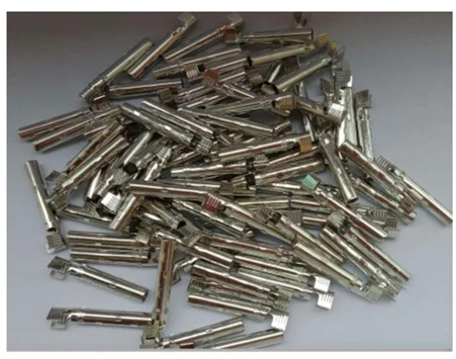 50 coppie X connettore solare maschio e femmina all'interno del nucleo metallico da utilizzare for il collegamento del cavo solare