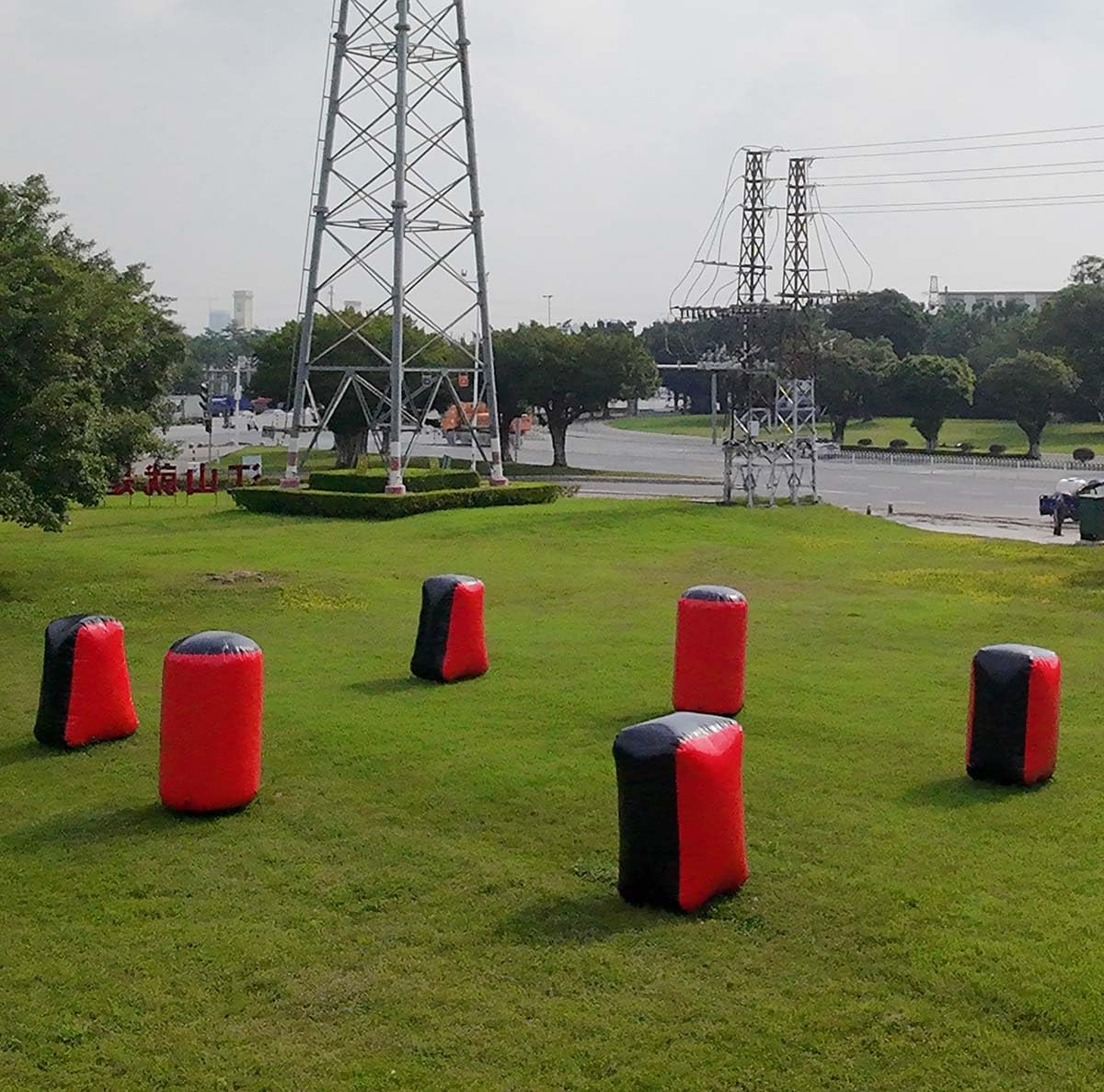 Juego de 6 búnkeres inflables para paintball, color rojo y negro, obstáculo inflable para deportes al aire libre