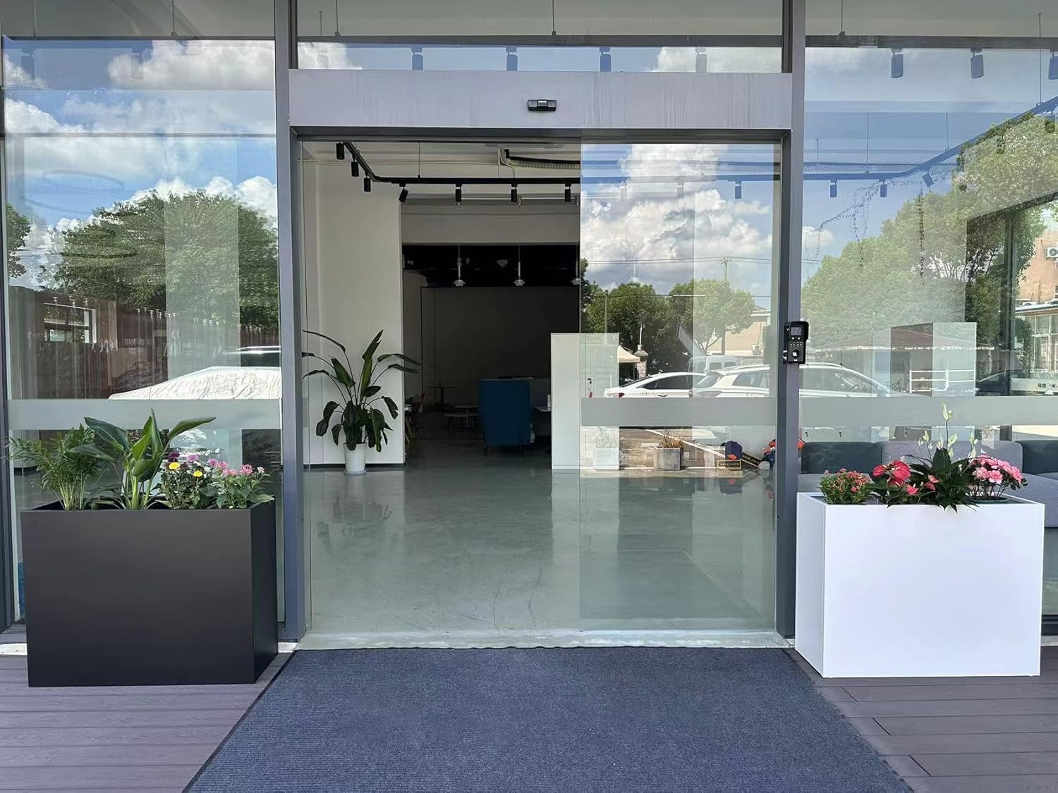 MinCHI257 38' L x 13' W x 30' H Metal Tall Rectangular Planter - Large Planter B — product photo