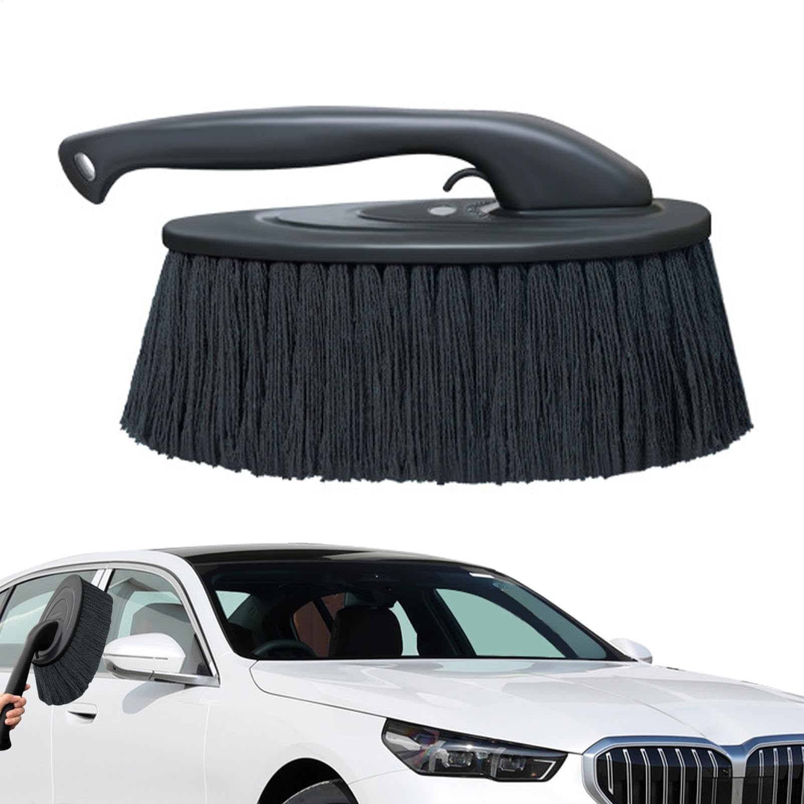Brosse de nettoyage extérieur en voiture contre le voile de poussière quotidien sur carrosserie