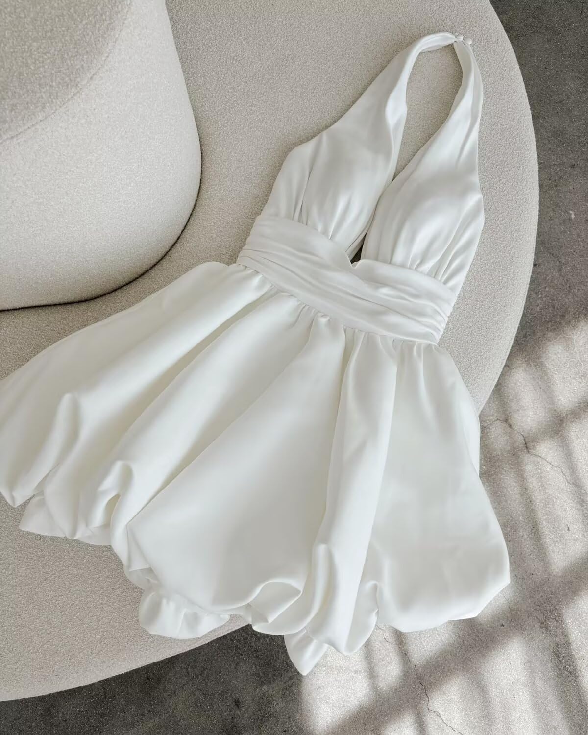 Short Wedding Dresses for Bride Beach Off Shoulder Strapless Long Sleeve Tulle Mini Tight Bridal Dress for Wedding
