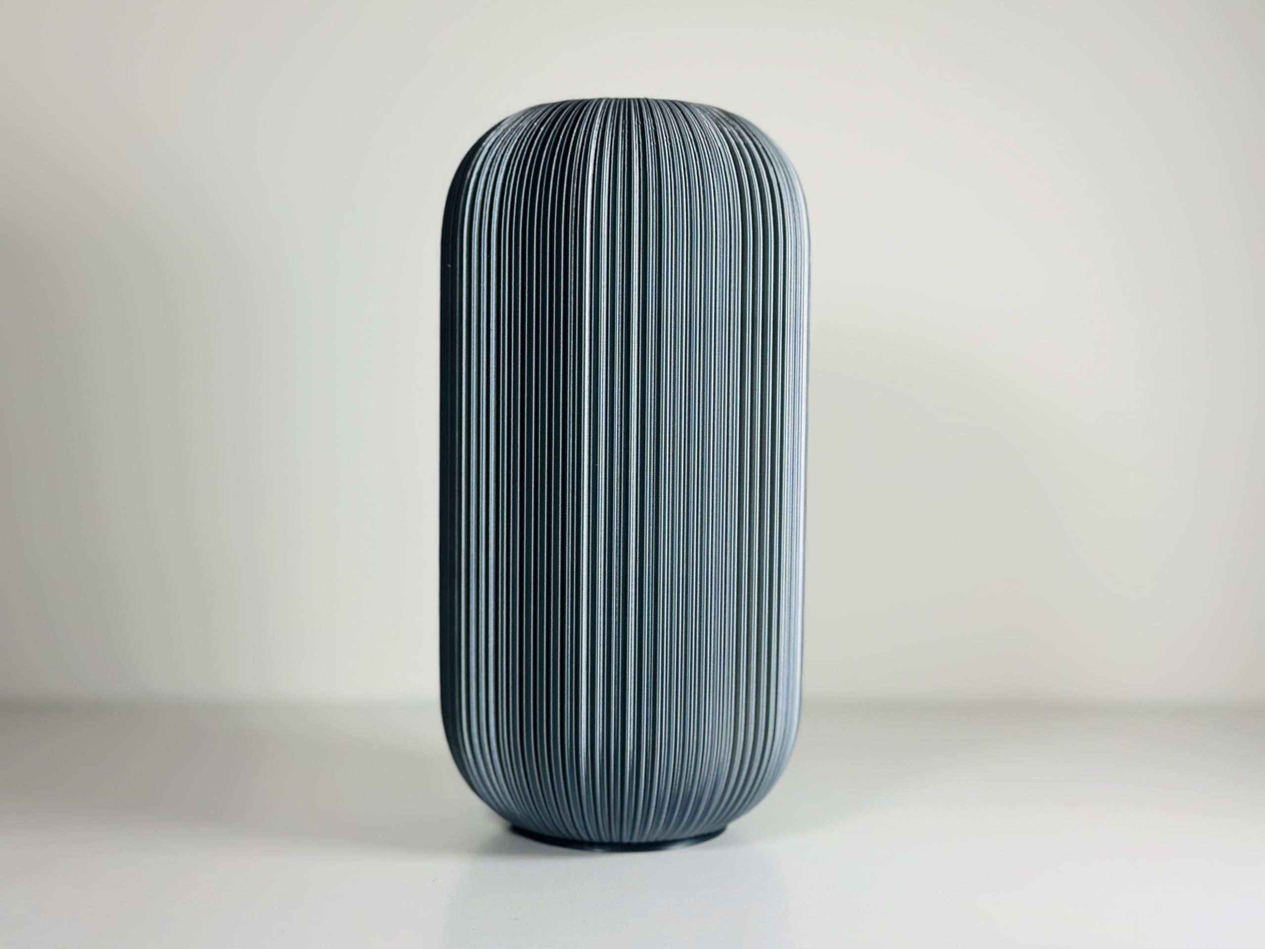 Vase Hadès Chrome : sublimez vos fleurs séchées sans risquer l'humidité