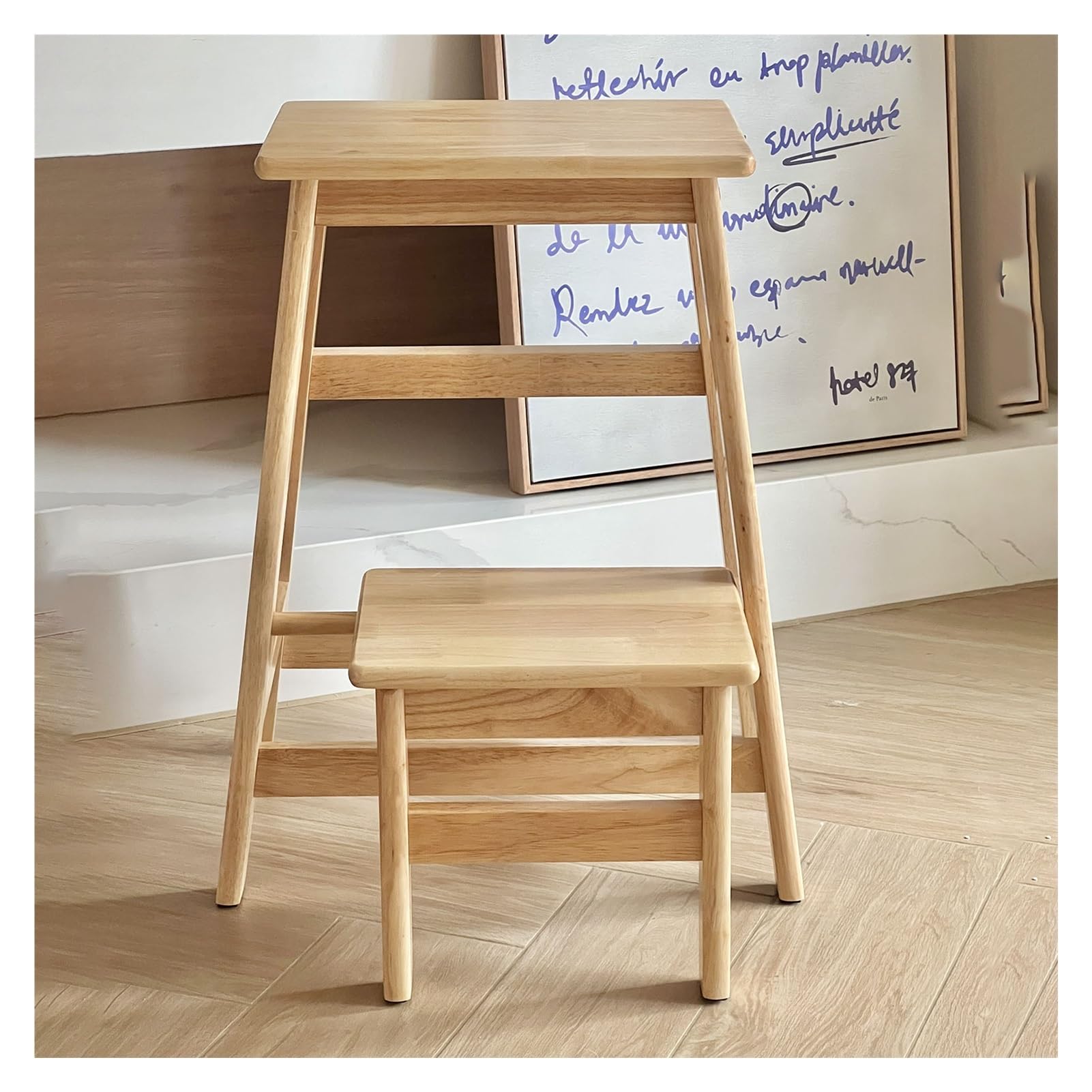 Escabeau robuste 150 kg pour atteindre les placards hauts sans effort