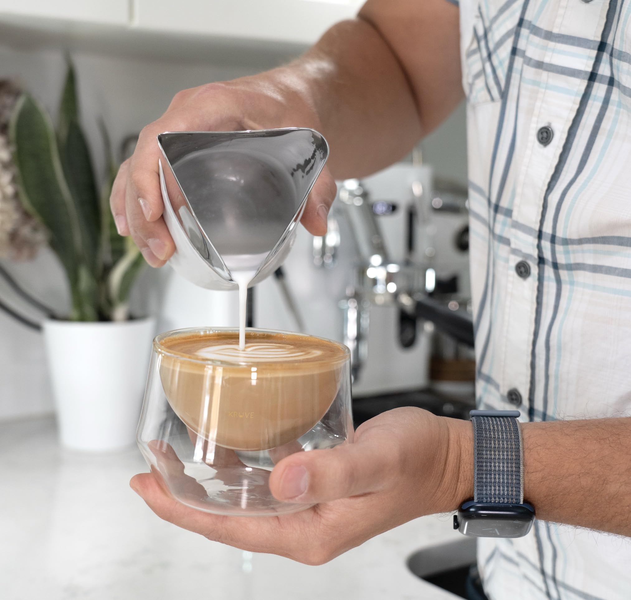 KRUVE Create Three Spout Latte Art - Jarra de 440 ml, acero inoxidable, diseño sin mango, tres perfiles únicos de boquilla (plata)