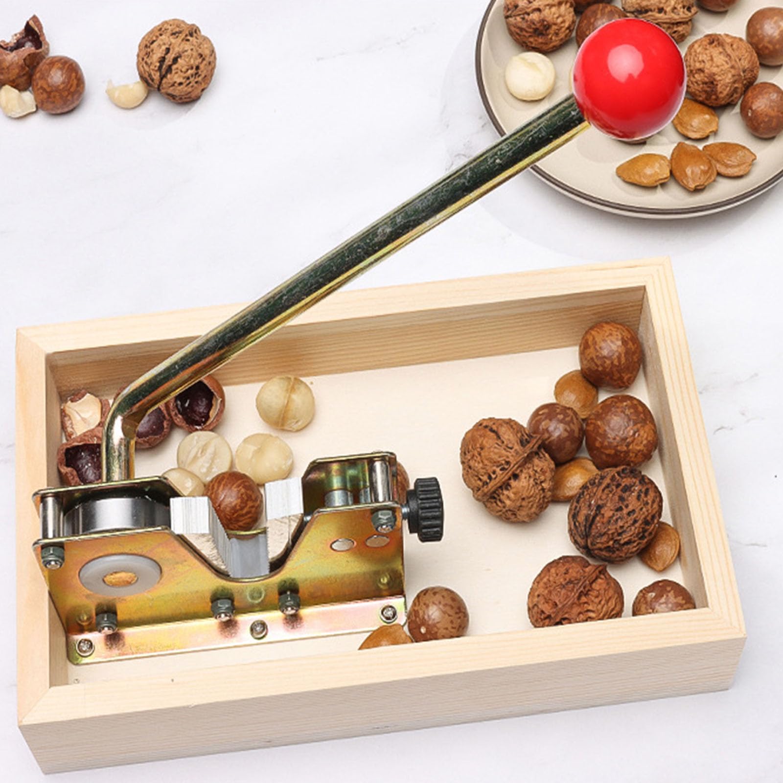 Casse-Noix en métal avec Bords Lisses, Base en Bois, Dispositif de décorticage Polyvalent pour Divers ustensiles de Cuisine, Casse-Noix Pratiques pour Noix, Noix de Macadamia